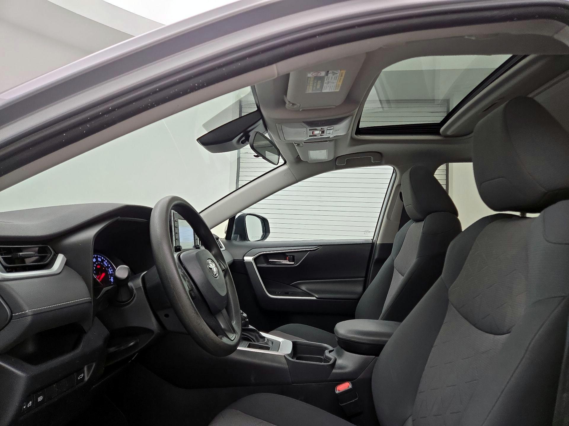 Thumbnail: 2019 Toyota RAV4 - 19