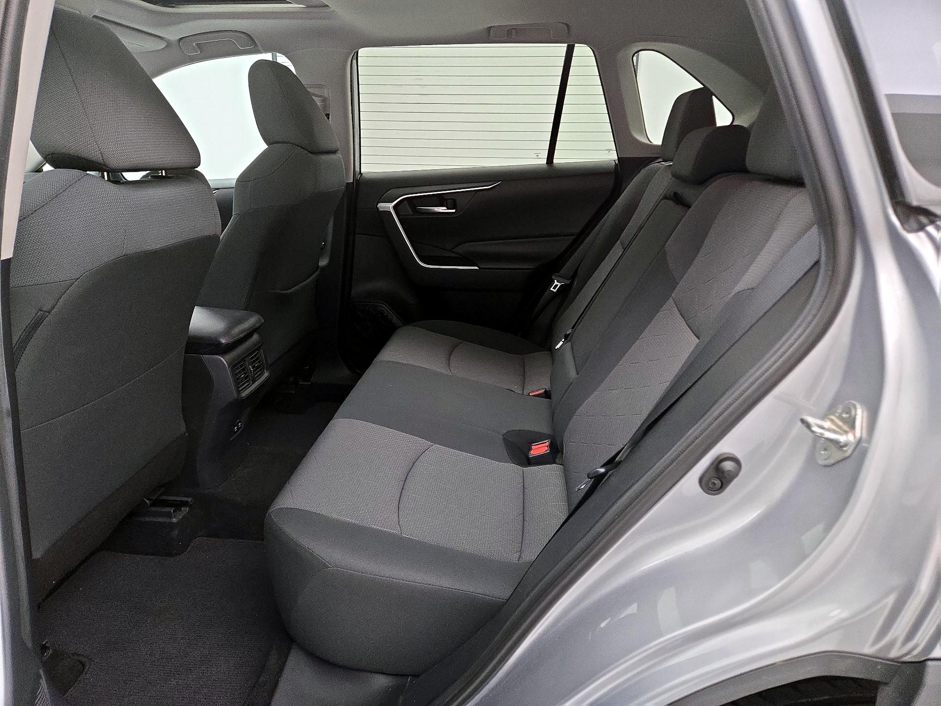 Thumbnail: 2019 Toyota RAV4 - 20