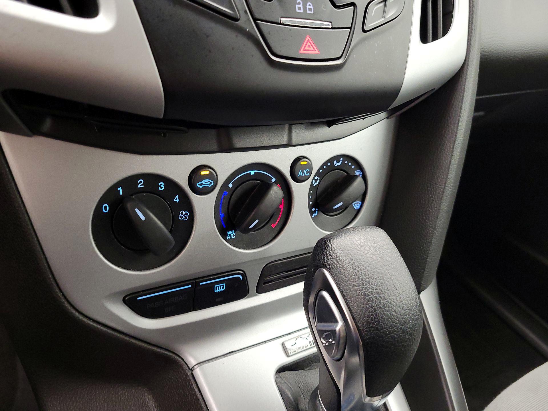 Thumbnail: 2014 Ford Focus - 15