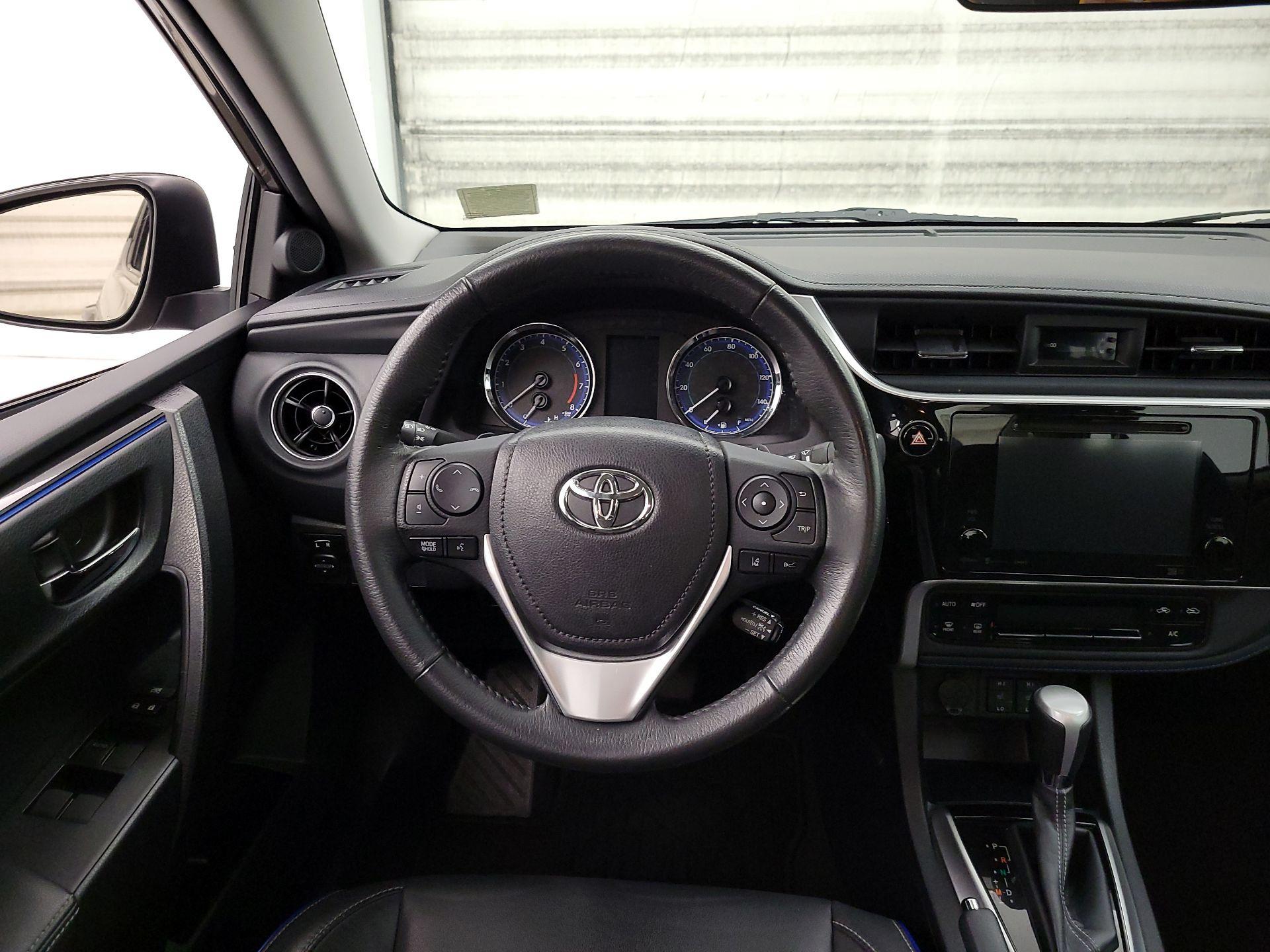 Thumbnail: 2018 Toyota Corolla - 10