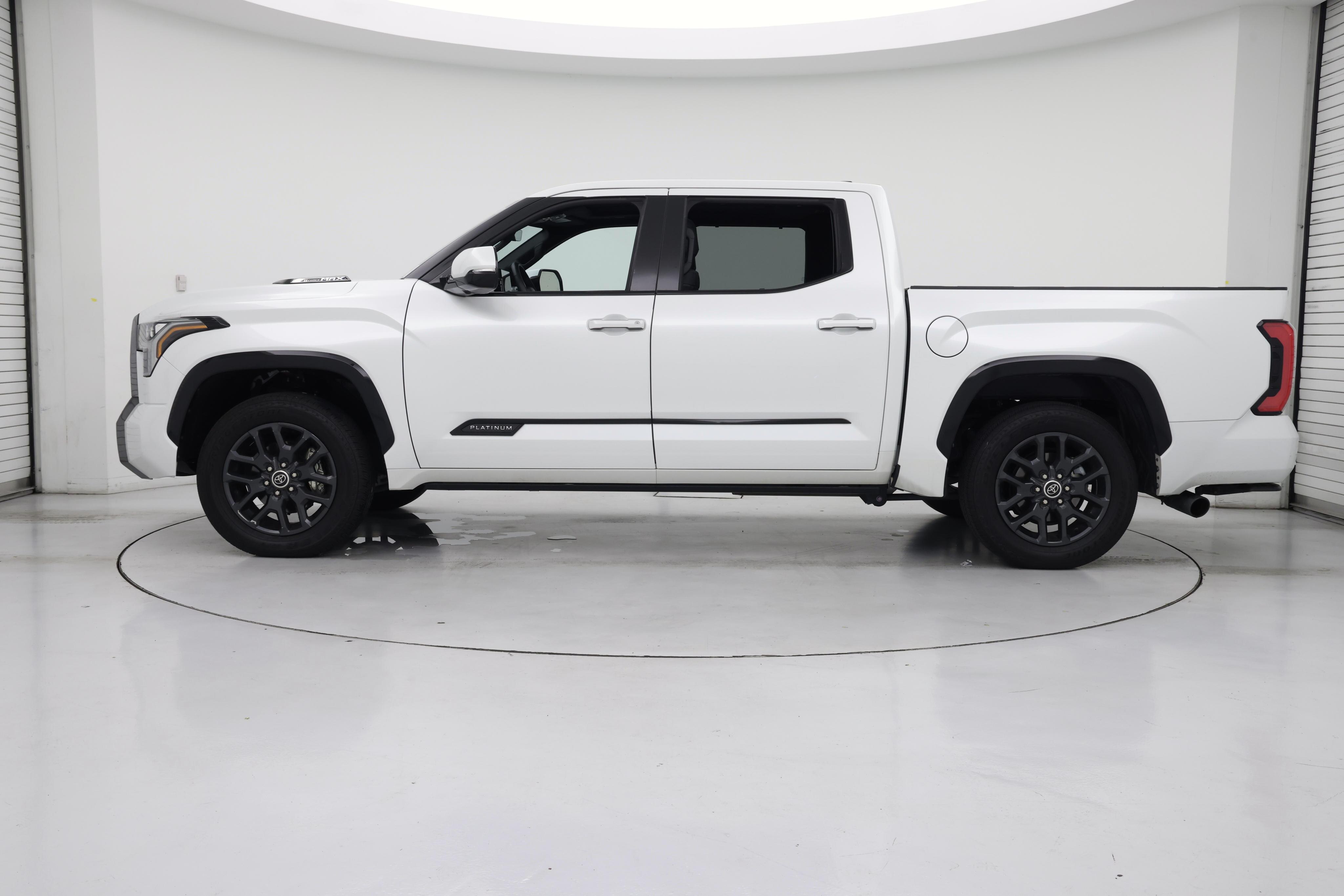 Thumbnail: 2022 Toyota Tundra - 3