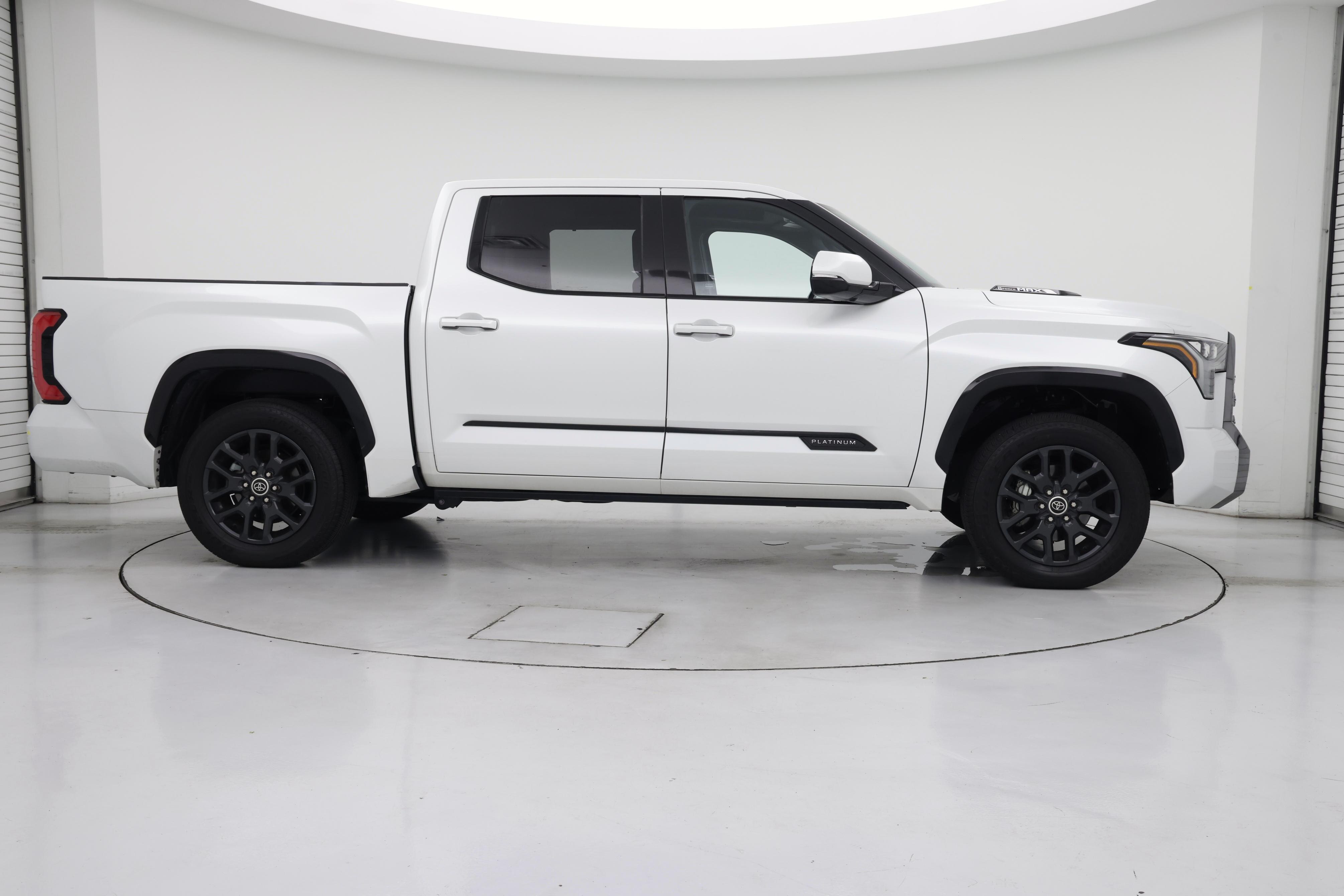 Thumbnail: 2022 Toyota Tundra - 7