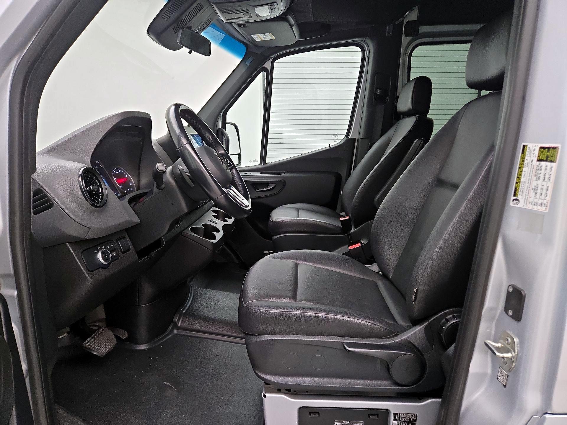 Thumbnail: 2021 Mercedes-Benz Sprinter - 11