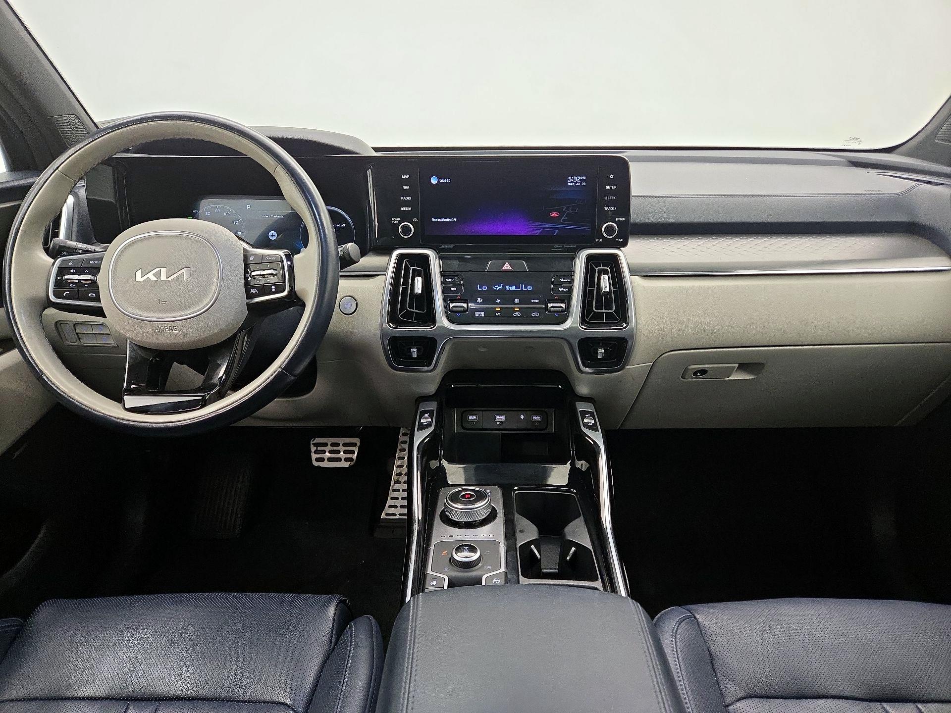 Thumbnail: 2022 Kia Sorento - 9
