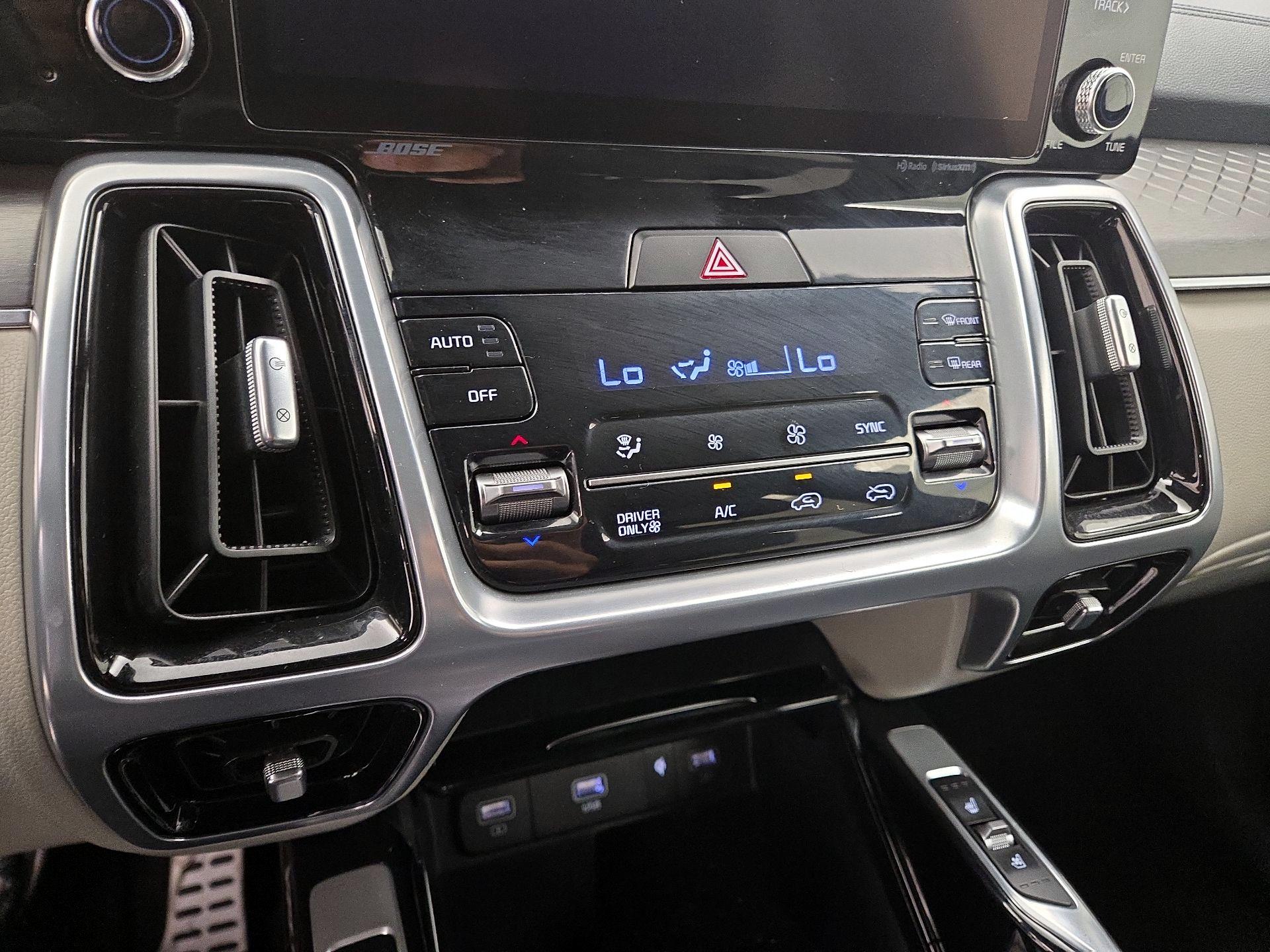 Thumbnail: 2022 Kia Sorento - 16