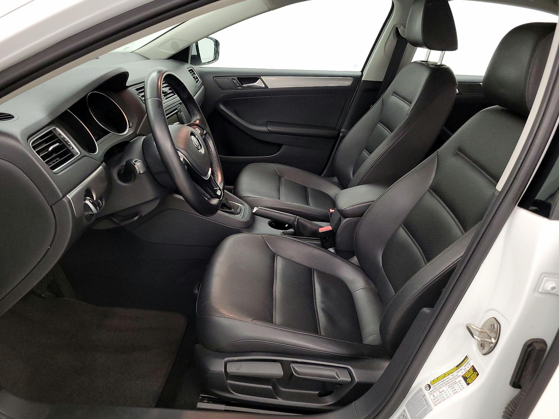 Thumbnail: 2015 Volkswagen Jetta - 11