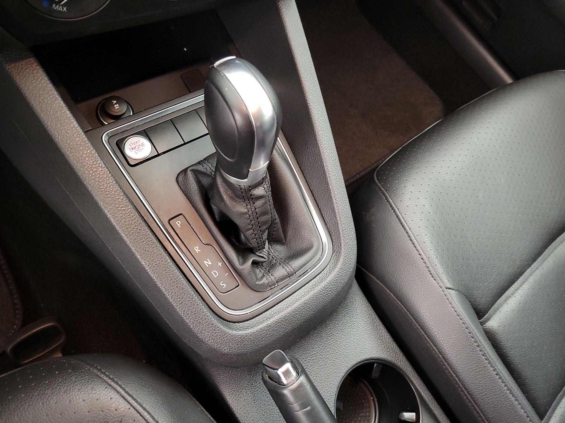 Thumbnail: 2015 Volkswagen Jetta - 16