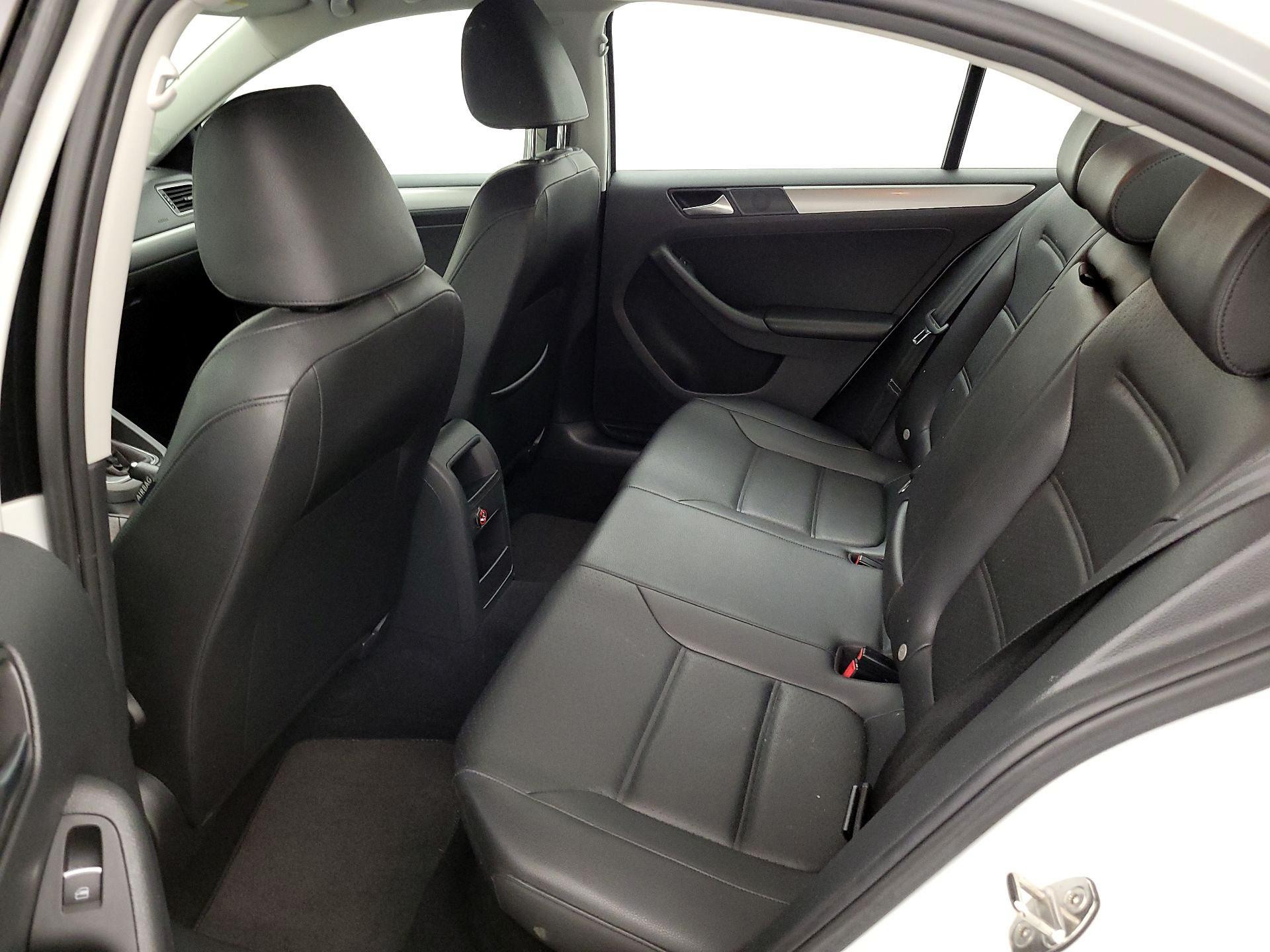 Thumbnail: 2015 Volkswagen Jetta - 19