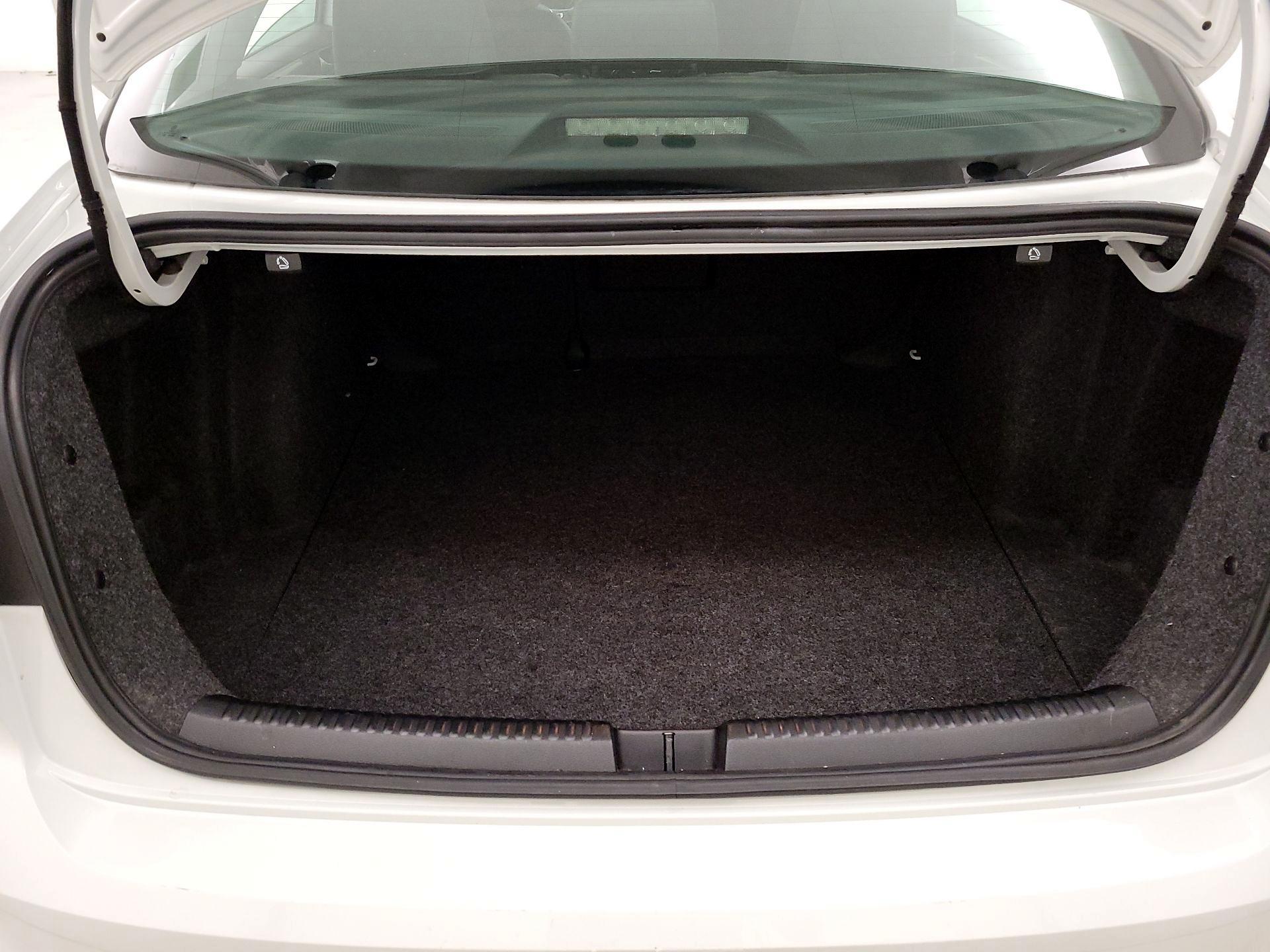 Thumbnail: 2015 Volkswagen Jetta - 20