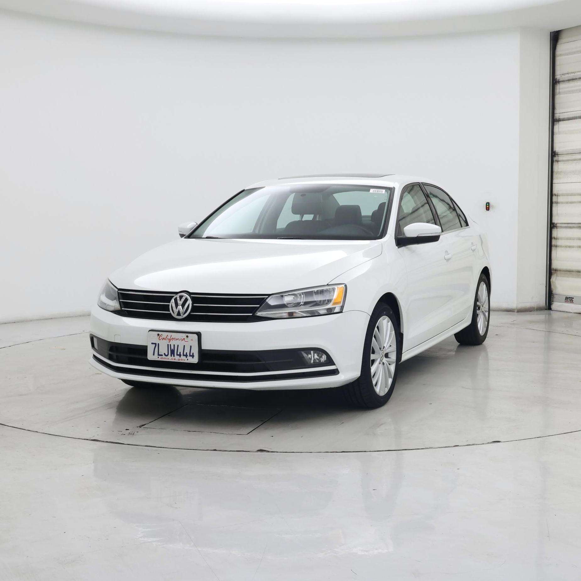 Thumbnail: 2015 Volkswagen Jetta - 4