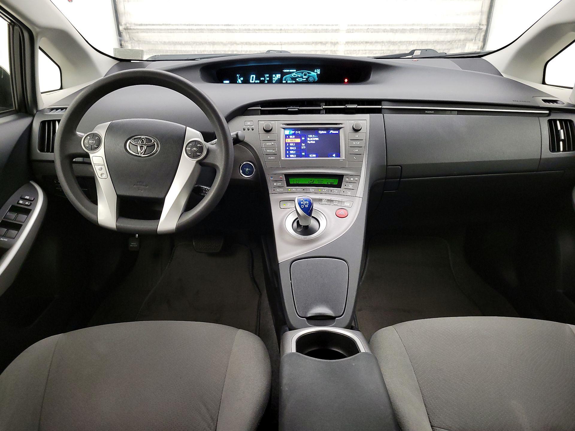 Thumbnail: 2015 Toyota Prius - 9