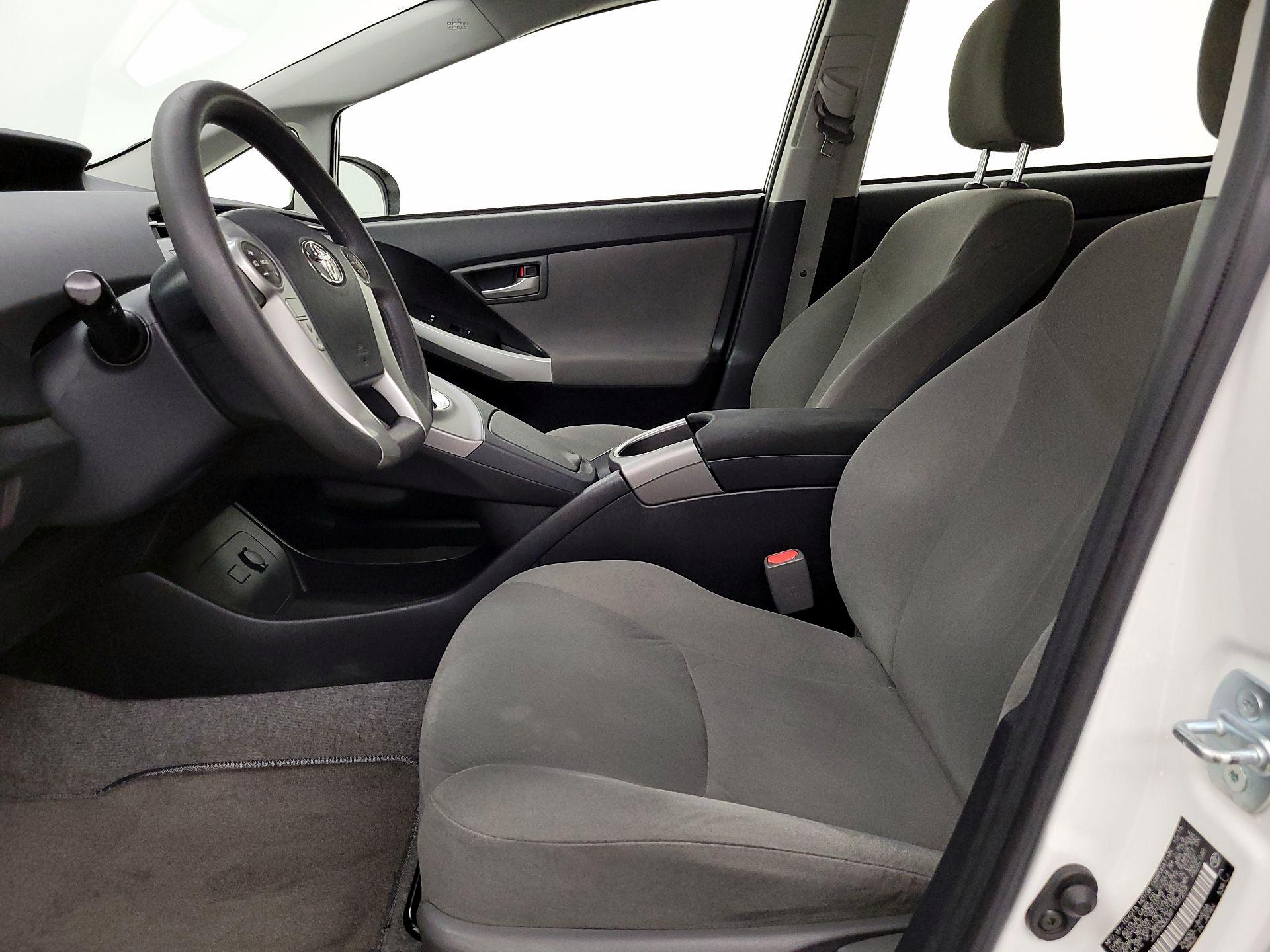 Thumbnail: 2015 Toyota Prius - 11