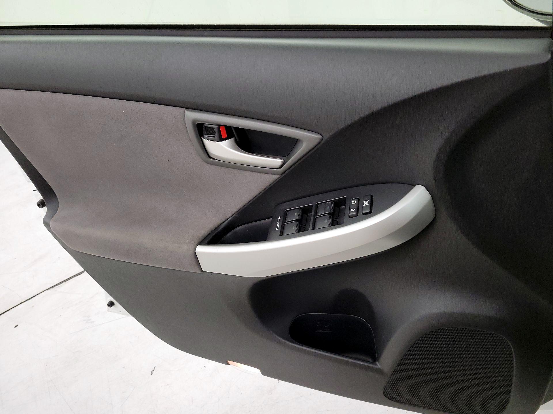 Thumbnail: 2015 Toyota Prius - 12