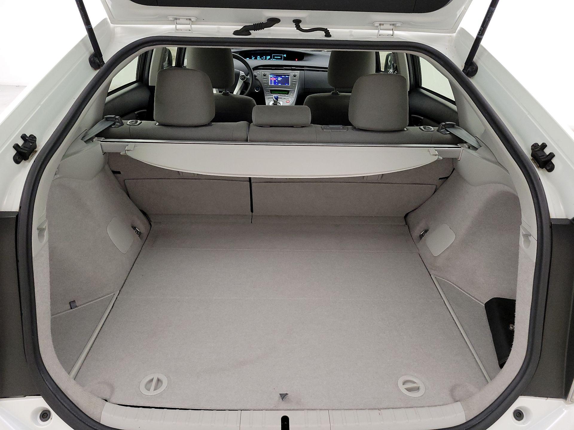 Thumbnail: 2015 Toyota Prius - 17