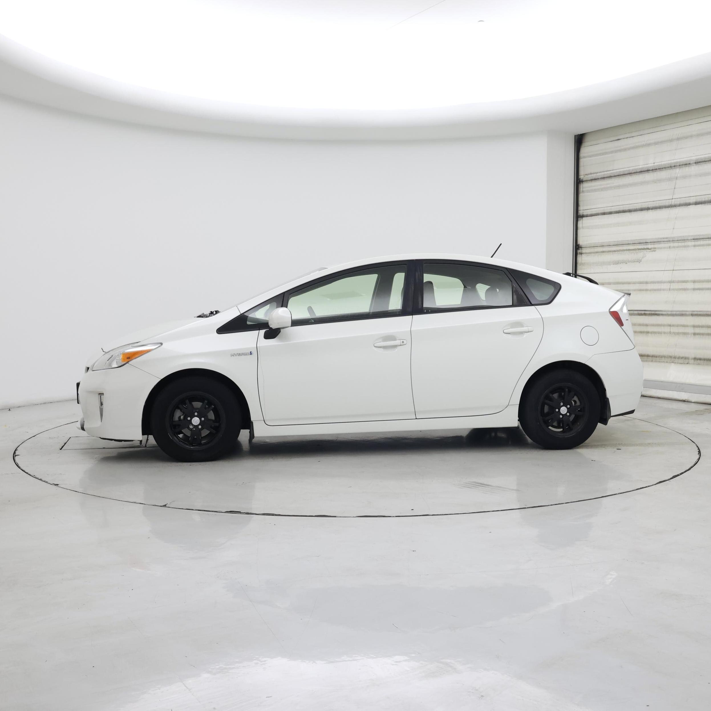Thumbnail: 2015 Toyota Prius - 3