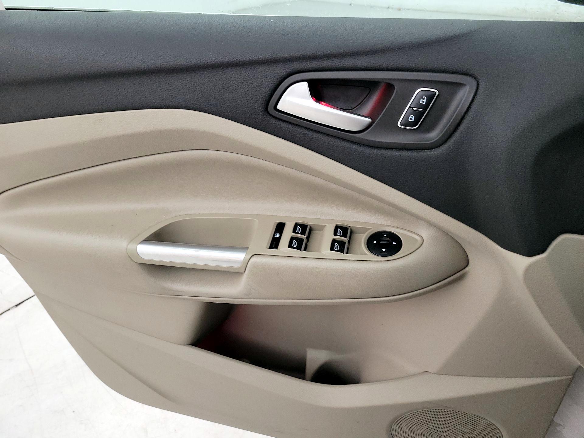 Thumbnail: 2016 Ford C-Max - 12