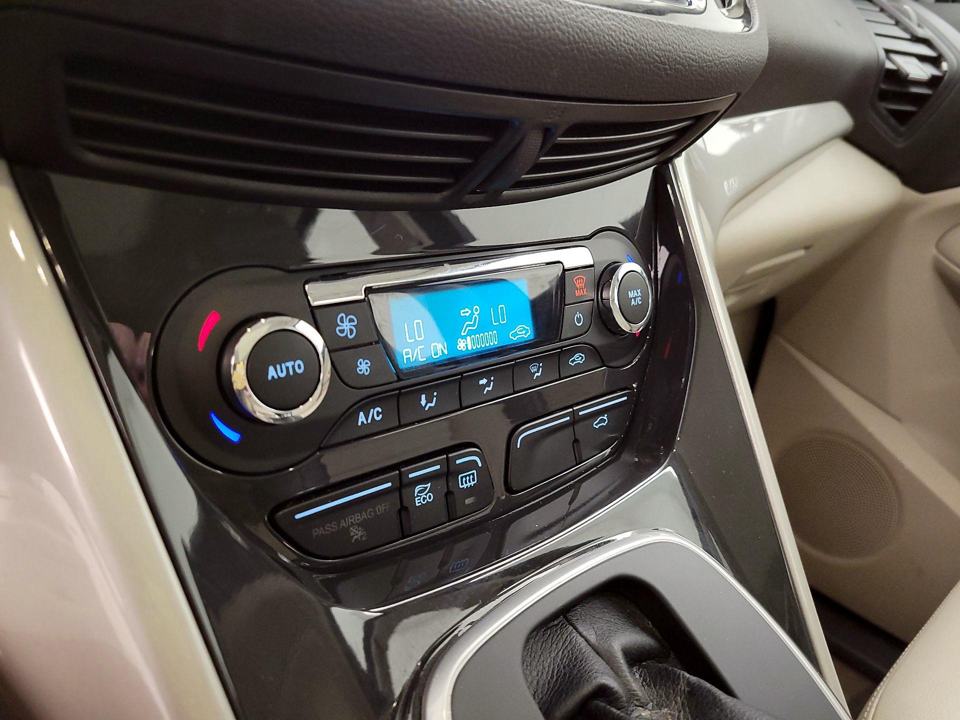 Thumbnail: 2016 Ford C-Max - 15