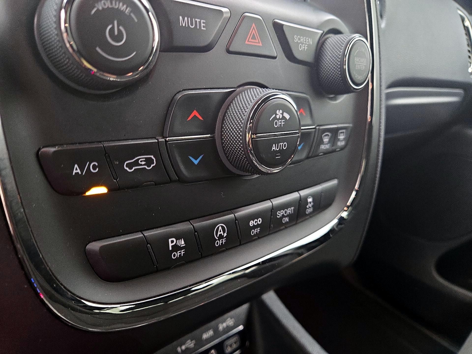Thumbnail: 2019 Dodge Durango - 16