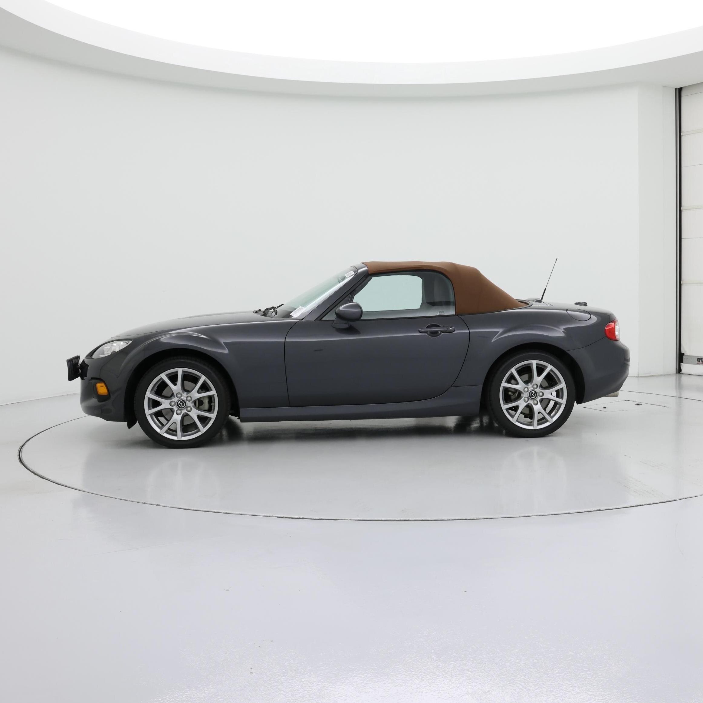Thumbnail: 2015 Mazda MX-5 Miata - 3