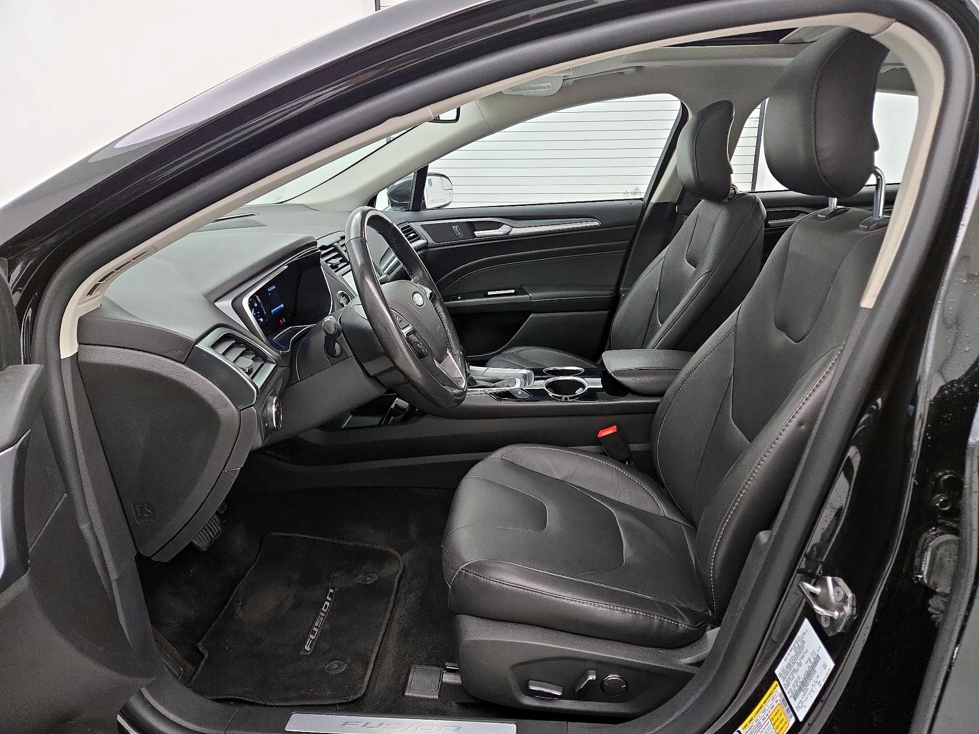 Thumbnail: 2013 Ford Fusion - 11