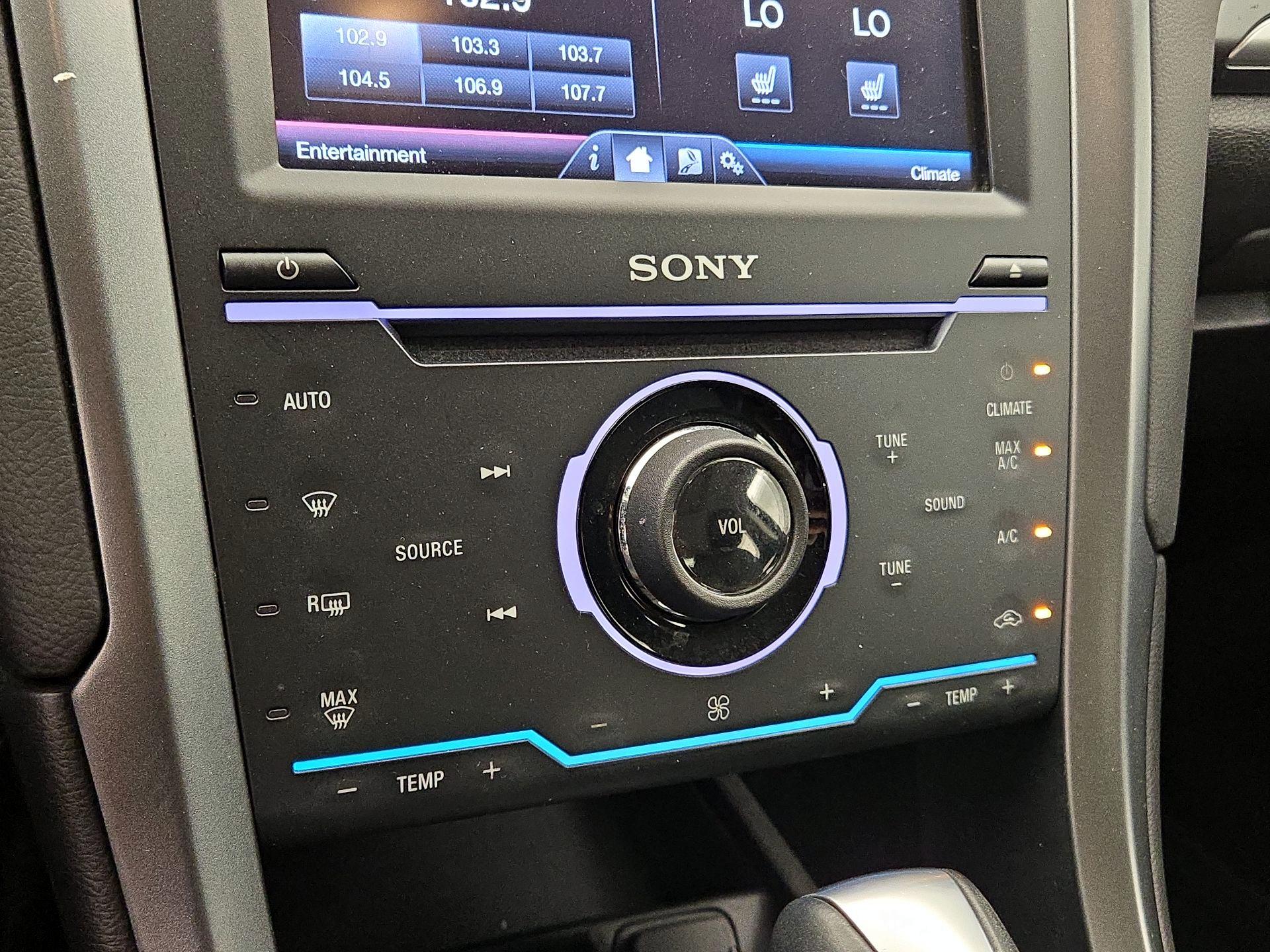 Thumbnail: 2013 Ford Fusion - 17