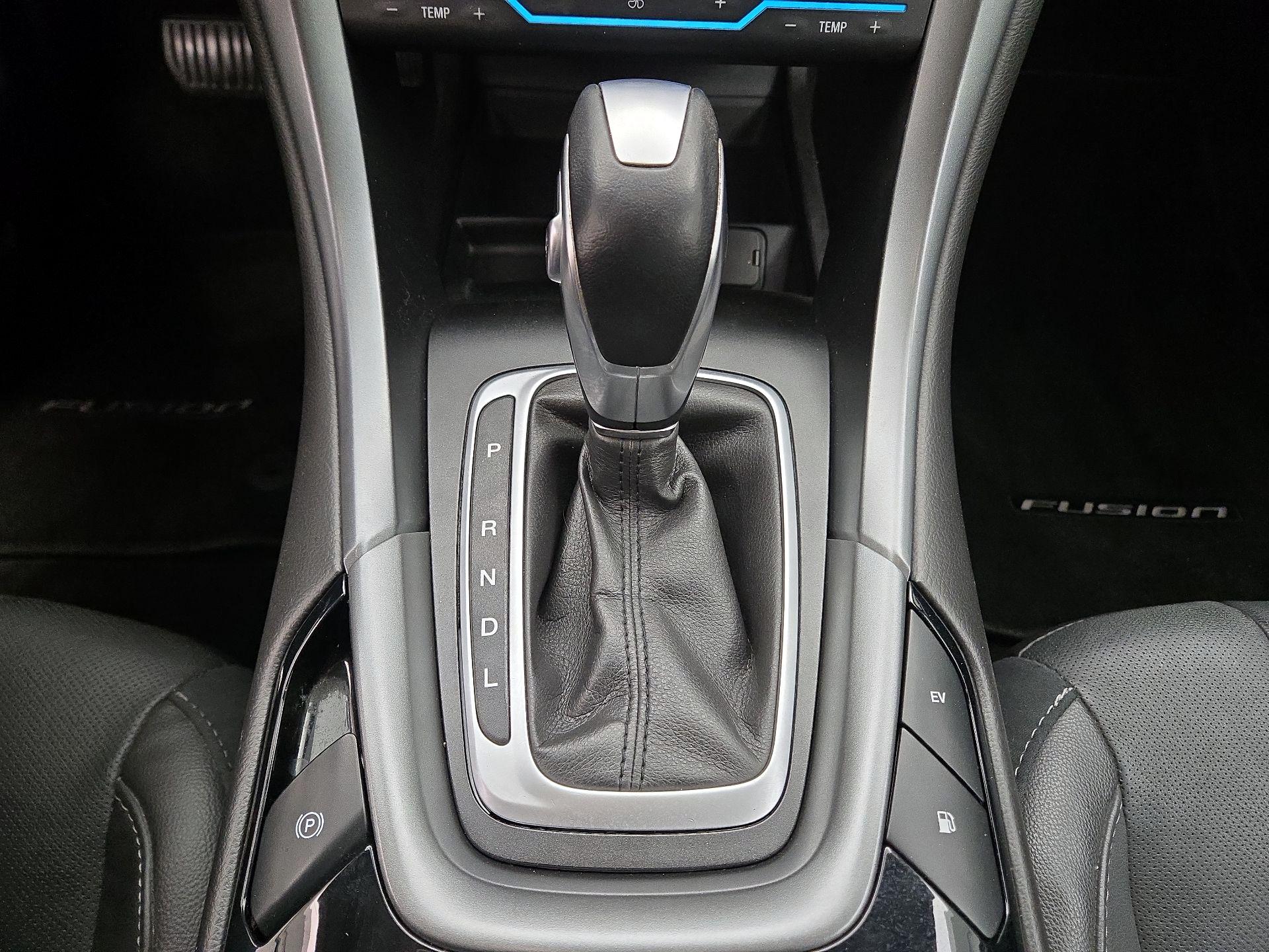 Thumbnail: 2013 Ford Fusion - 18
