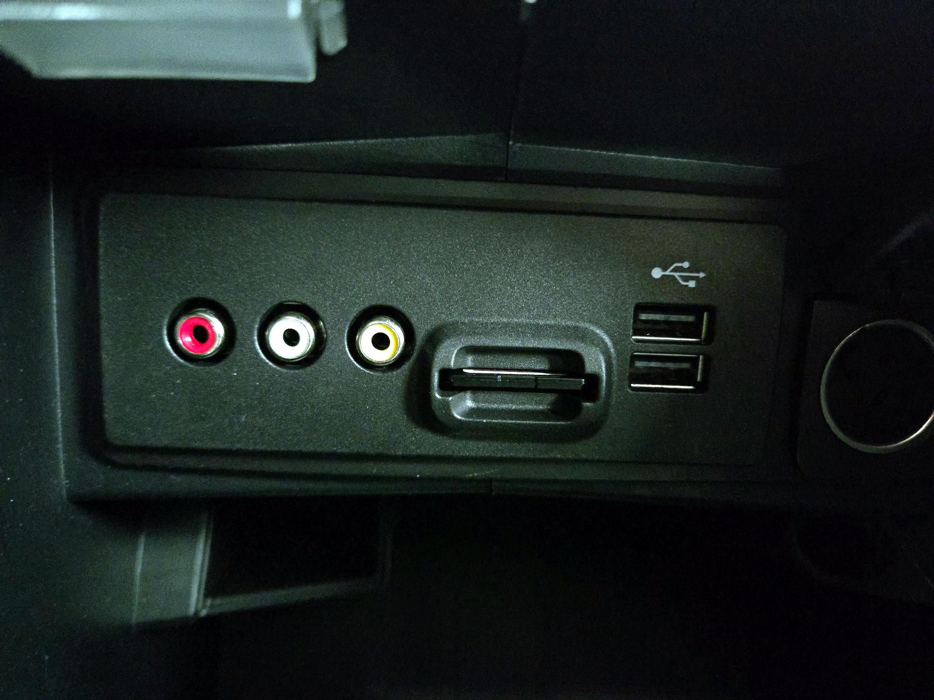 Thumbnail: 2013 Ford Fusion - 19
