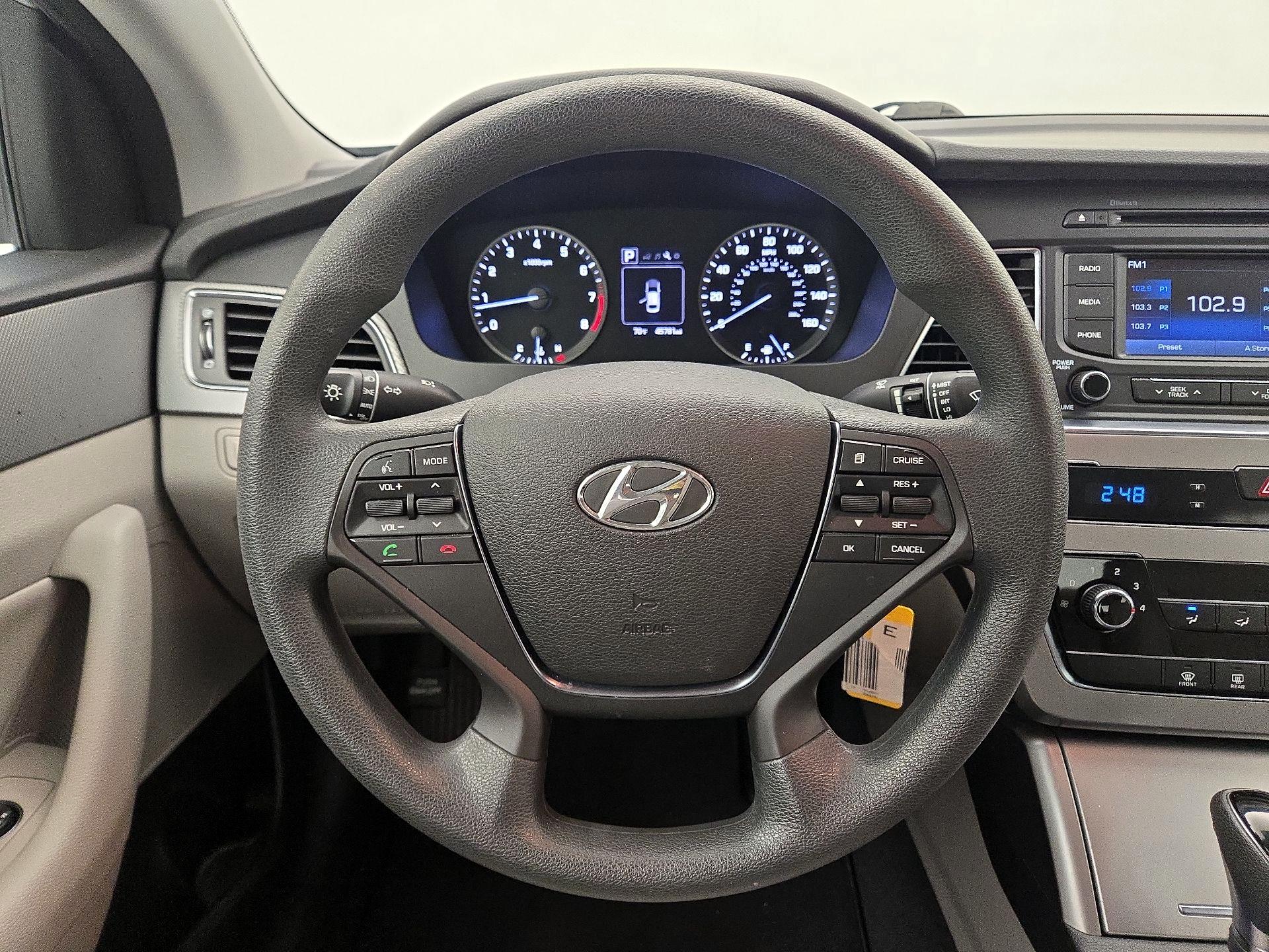 Thumbnail: 2015 Hyundai Sonata - 10