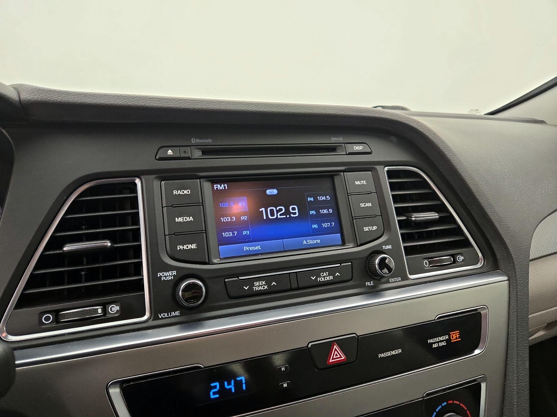 Thumbnail: 2015 Hyundai Sonata - 15