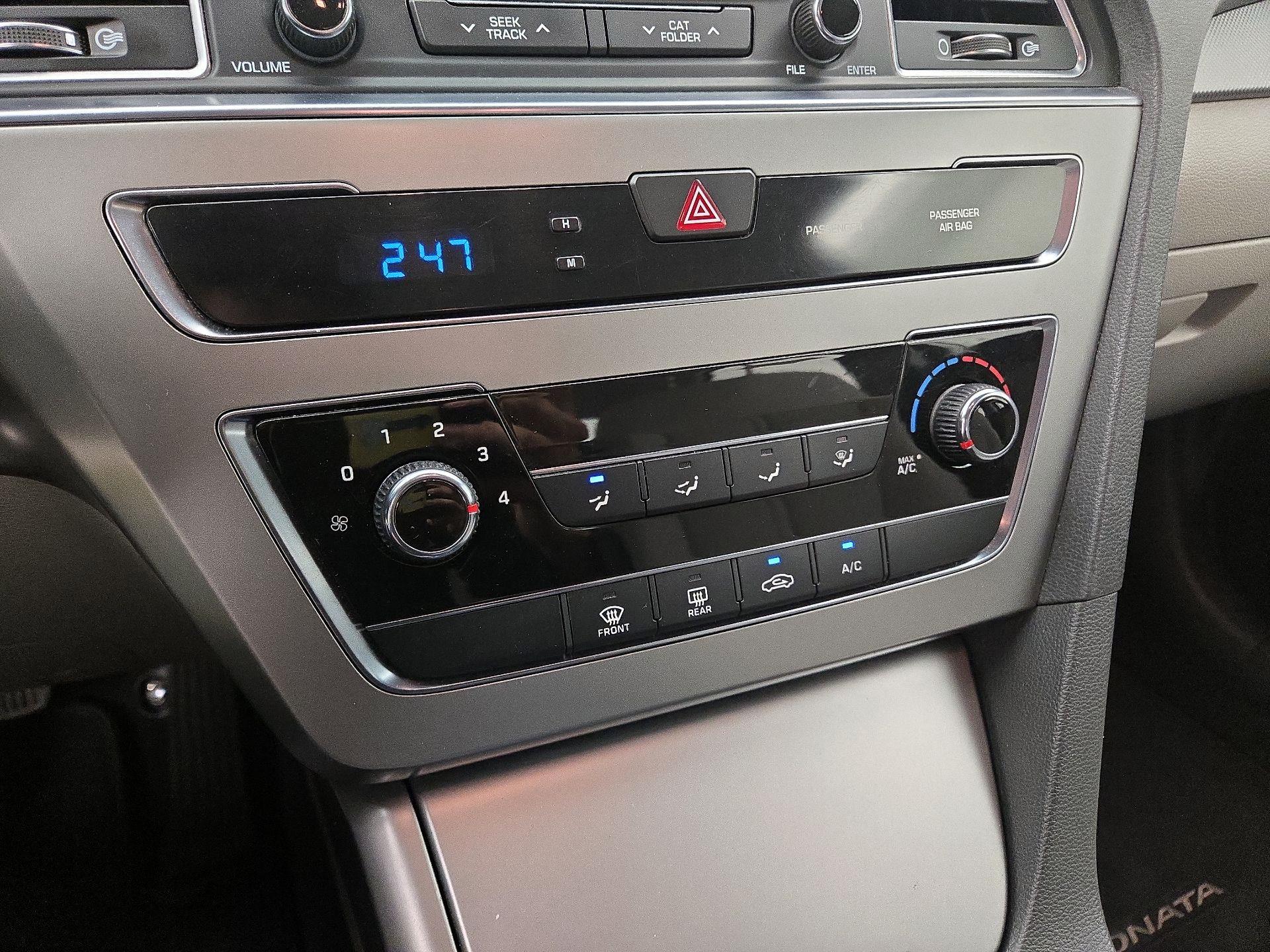 Thumbnail: 2015 Hyundai Sonata - 16