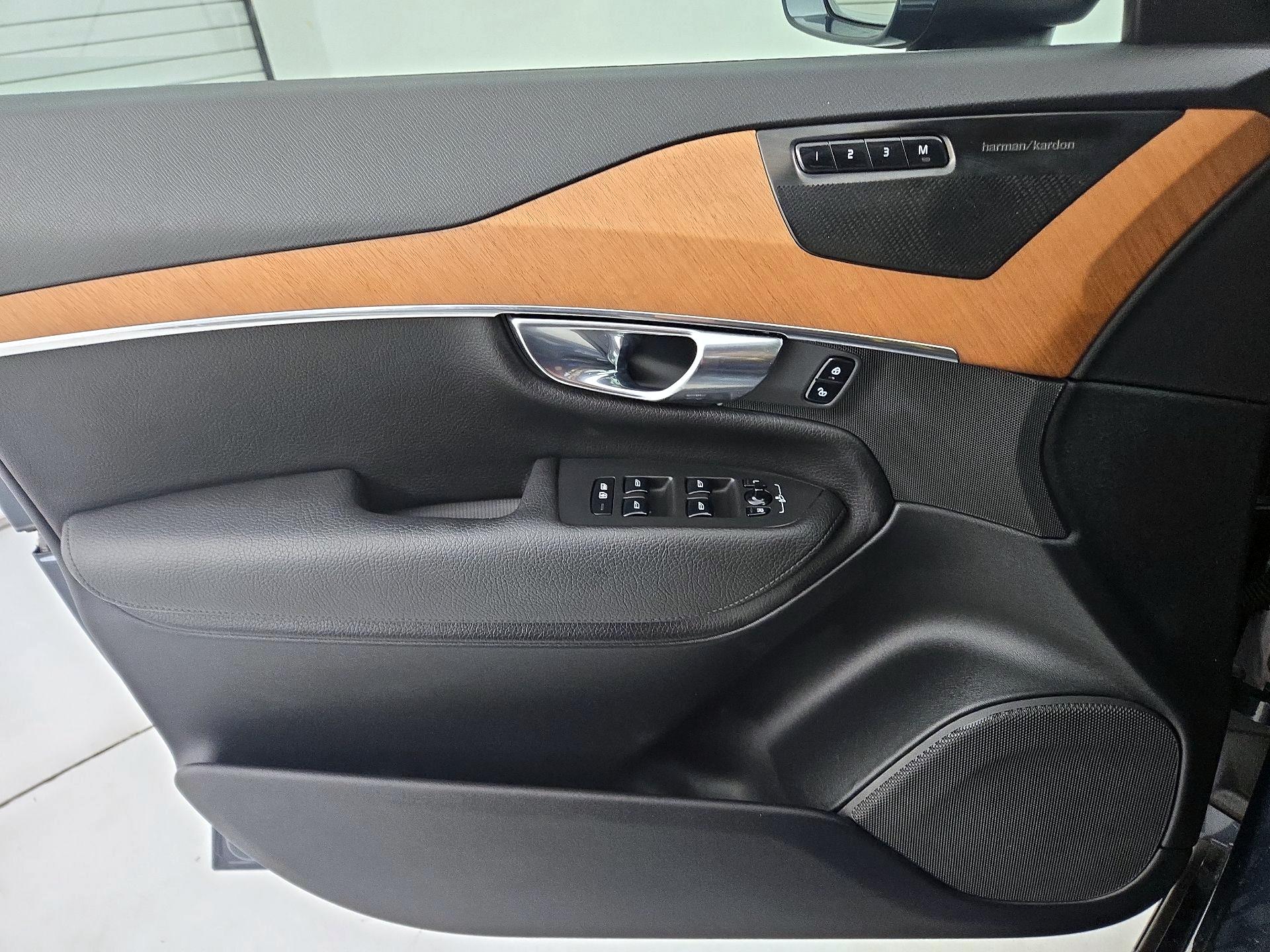 Thumbnail: 2022 Volvo XC90 - 12
