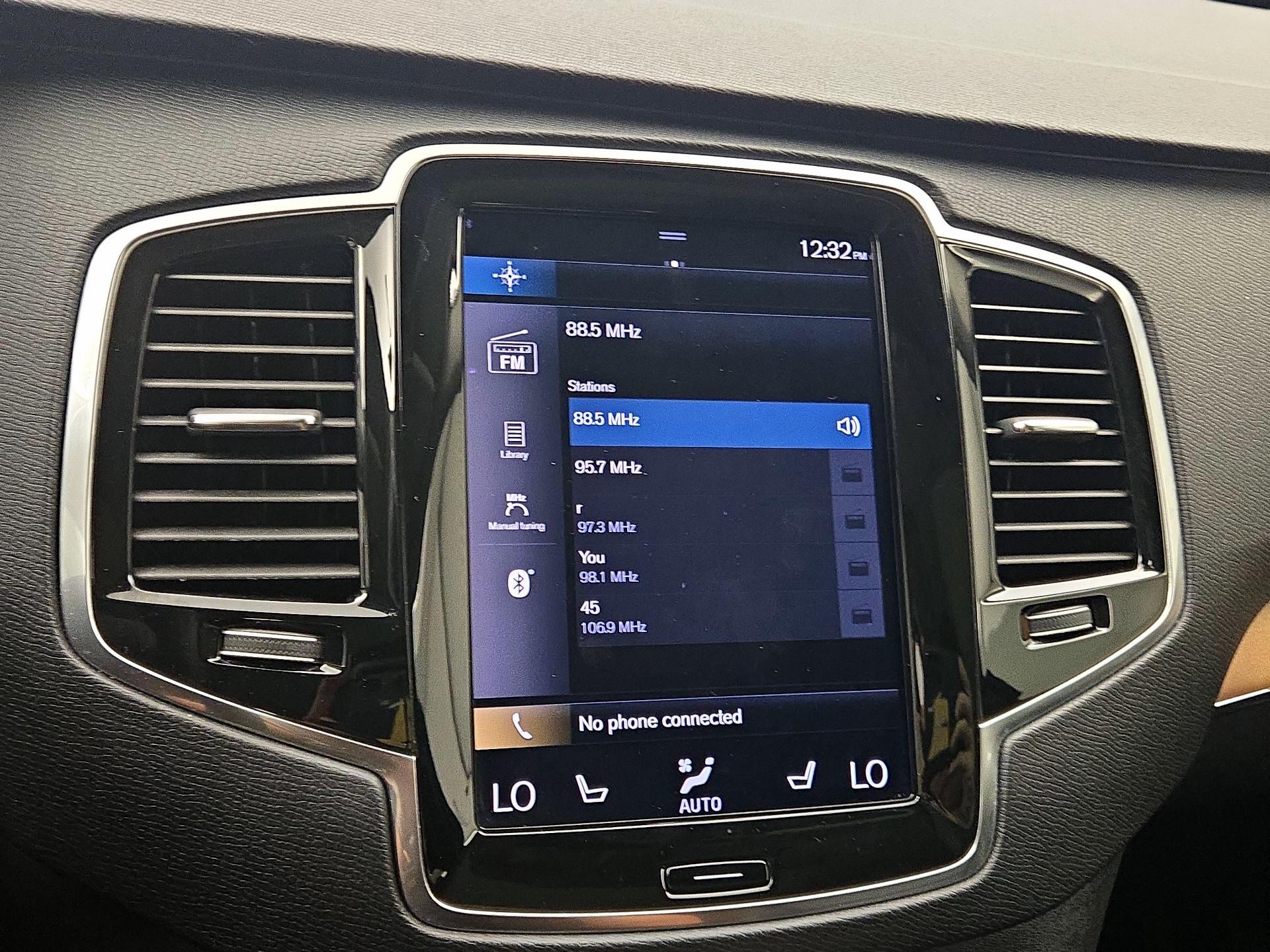 Thumbnail: 2022 Volvo XC90 - 16