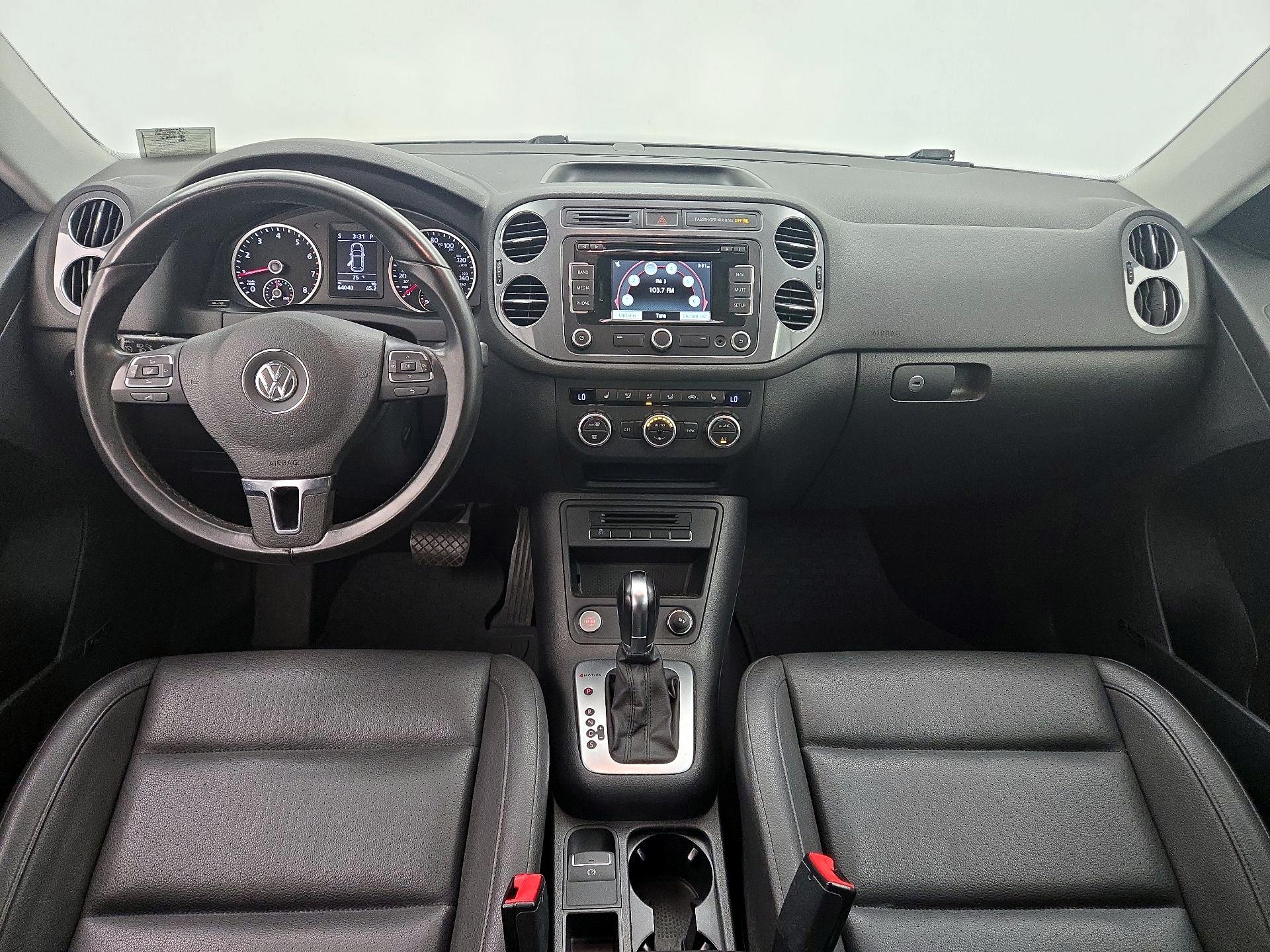 Thumbnail: 2014 Volkswagen Tiguan - 9