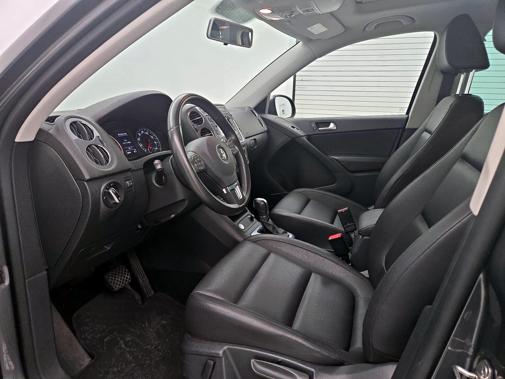 Thumbnail: 2014 Volkswagen Tiguan - 11