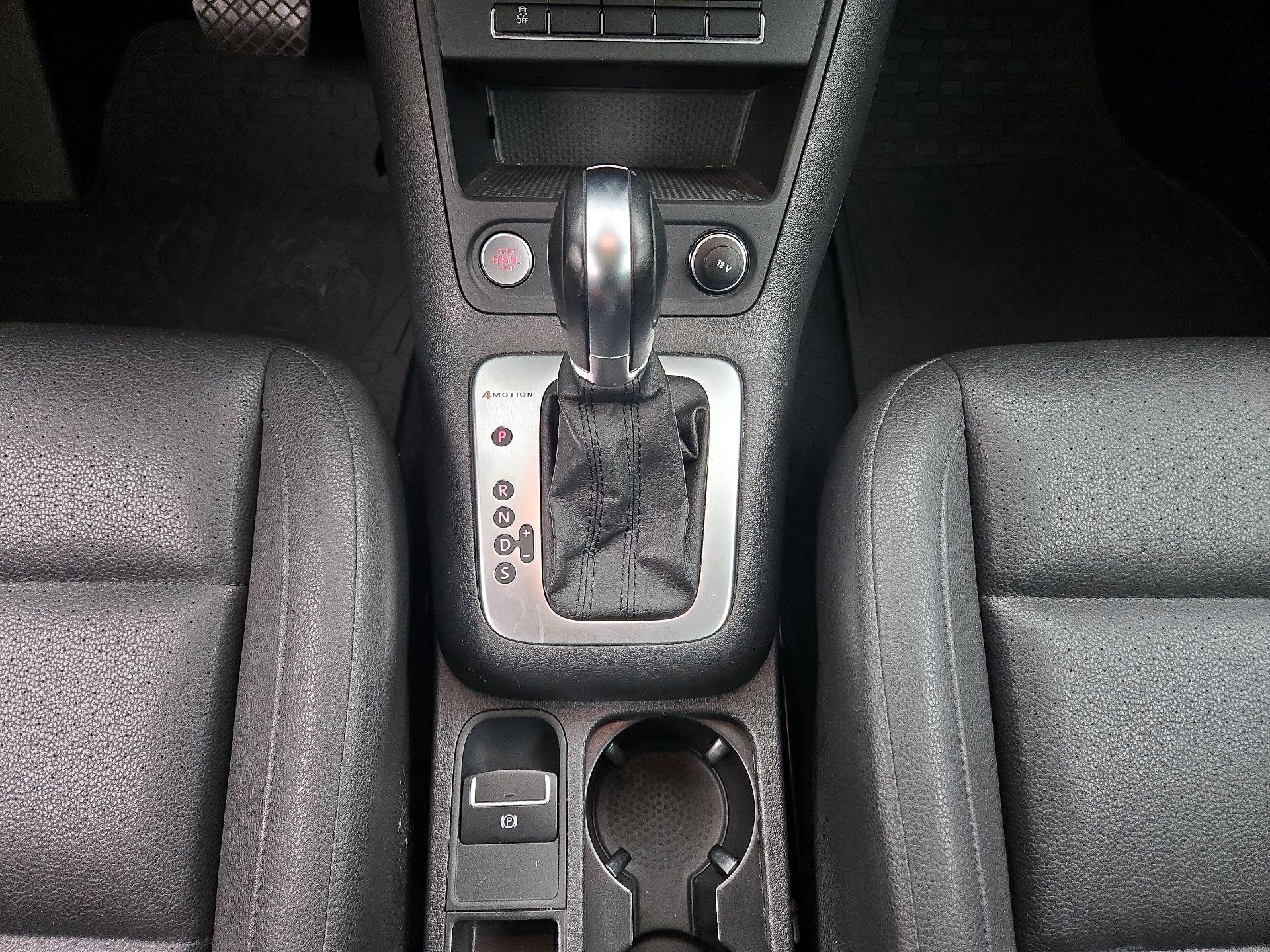 Thumbnail: 2014 Volkswagen Tiguan - 17