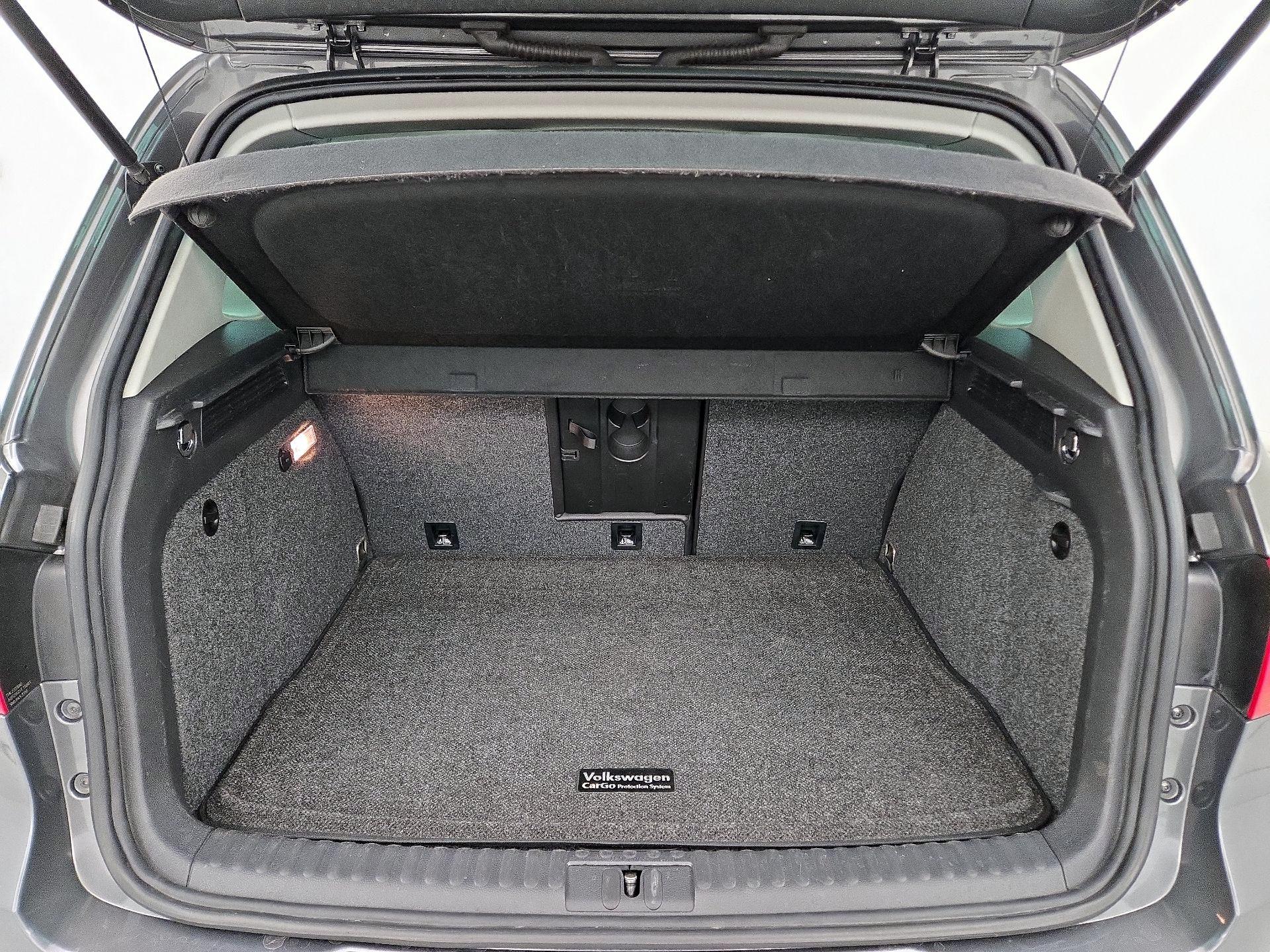 Thumbnail: 2014 Volkswagen Tiguan - 19