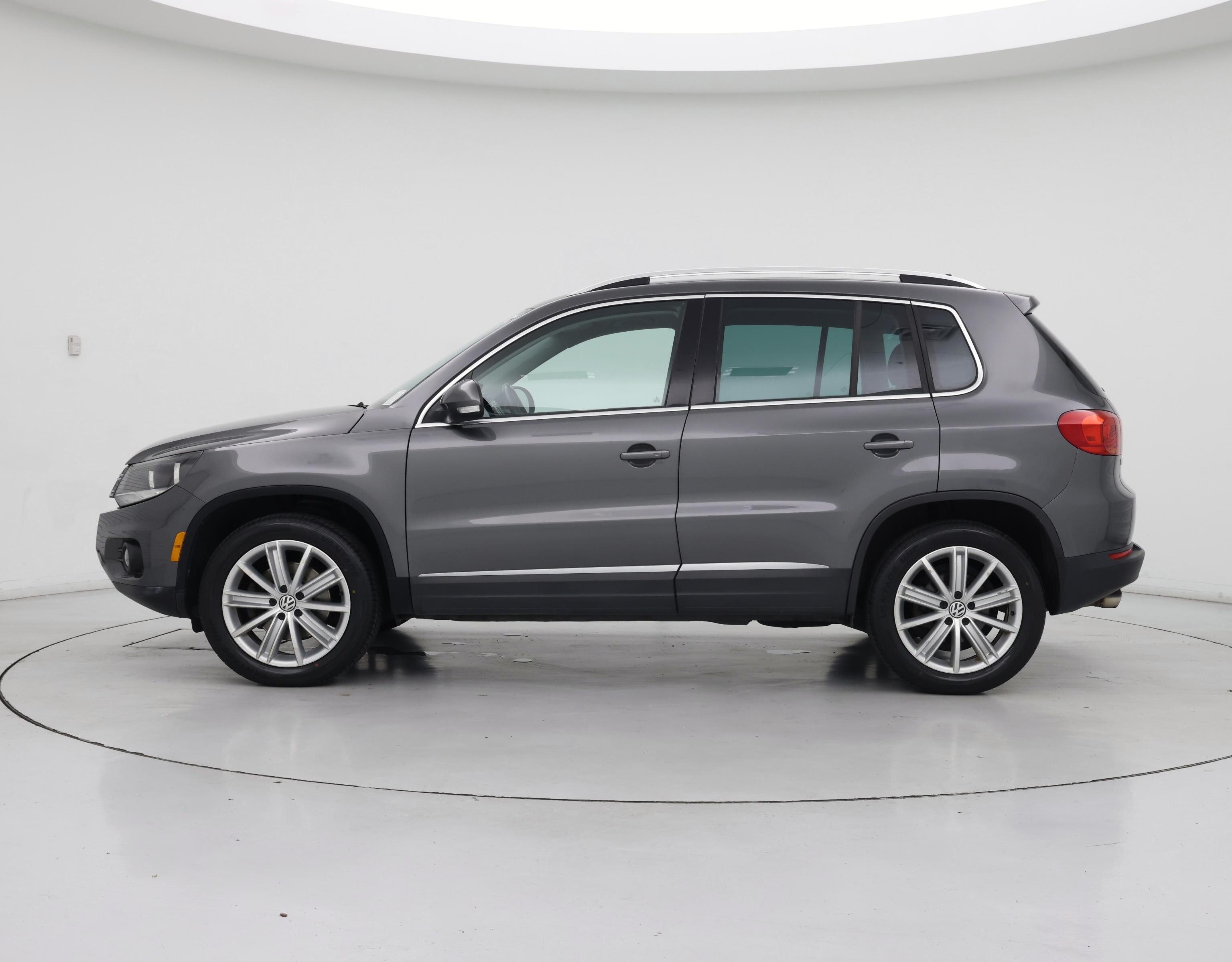 Thumbnail: 2014 Volkswagen Tiguan - 3