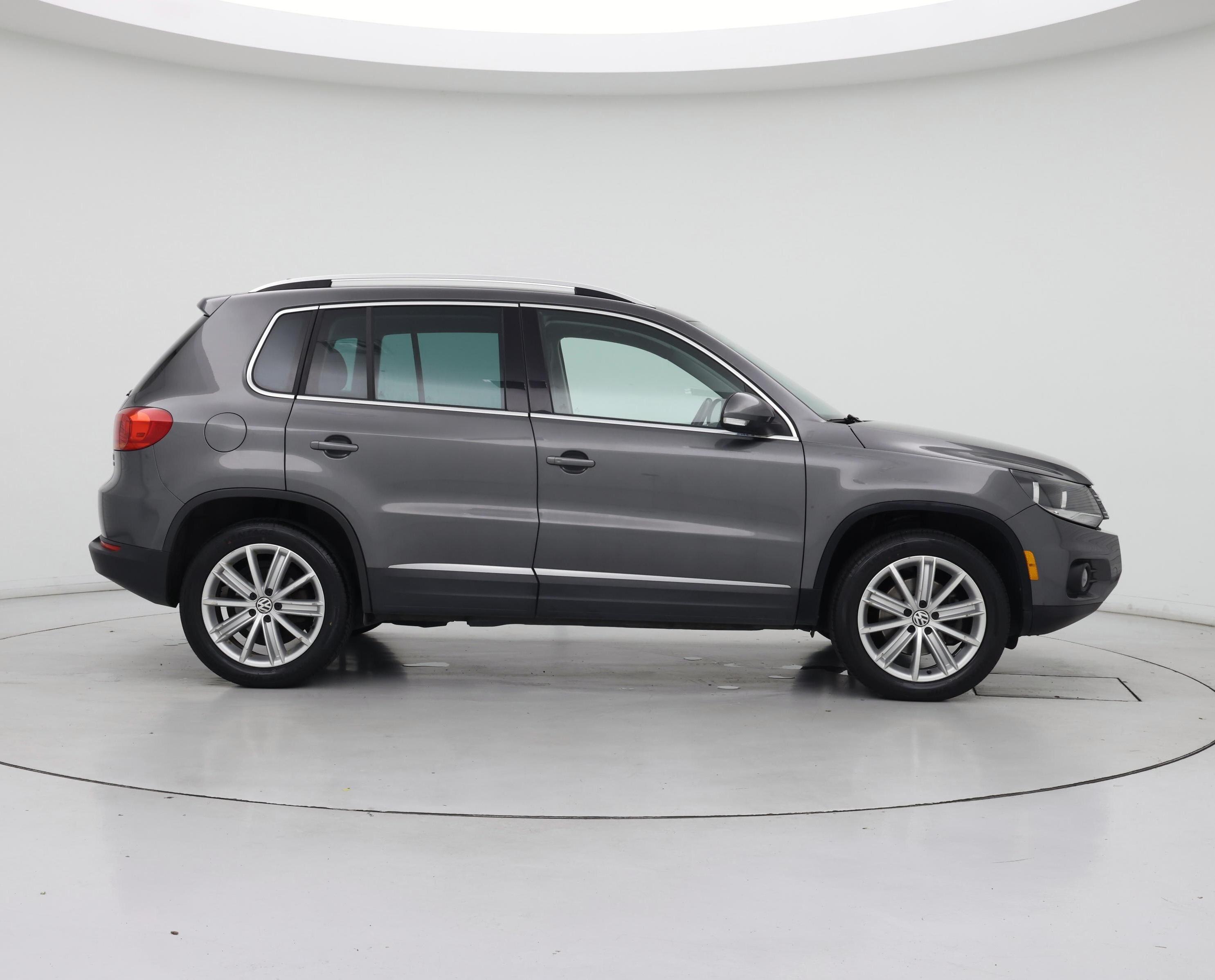 Thumbnail: 2014 Volkswagen Tiguan - 7