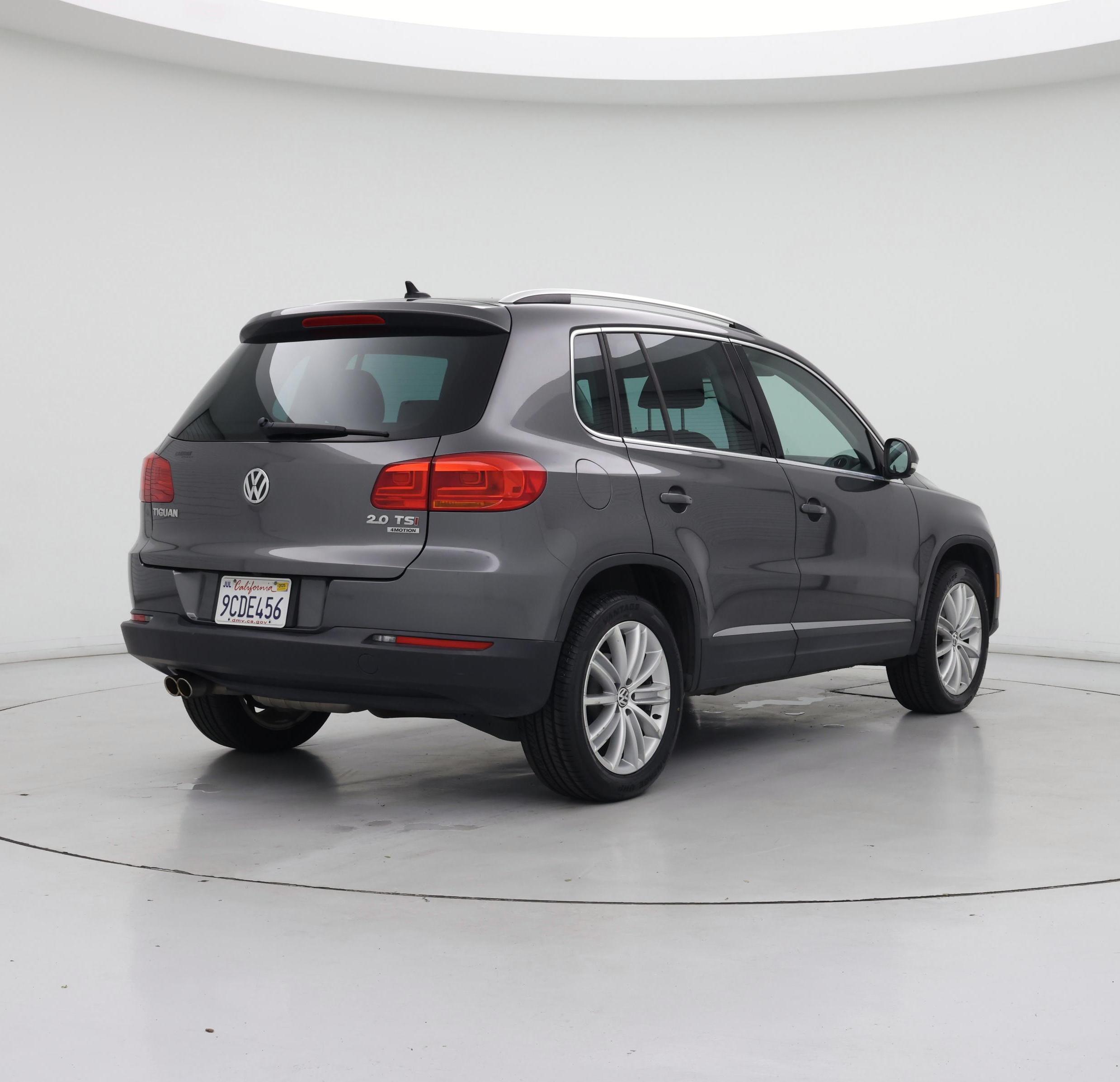 Thumbnail: 2014 Volkswagen Tiguan - 8