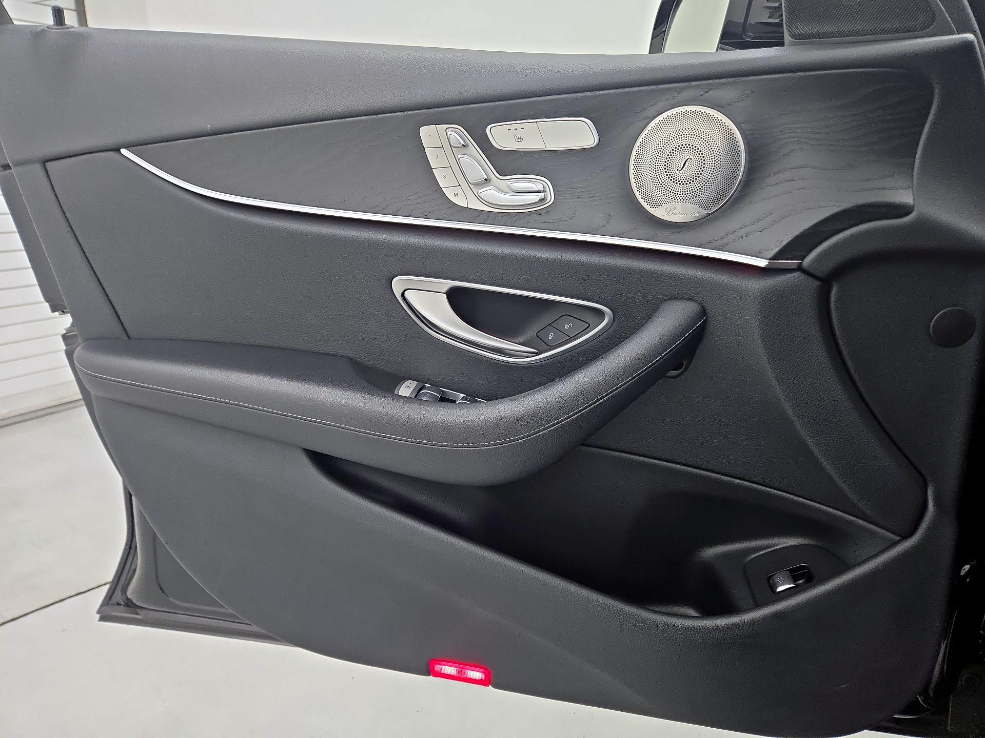 Thumbnail: 2022 Mercedes-Benz E-Class - 12