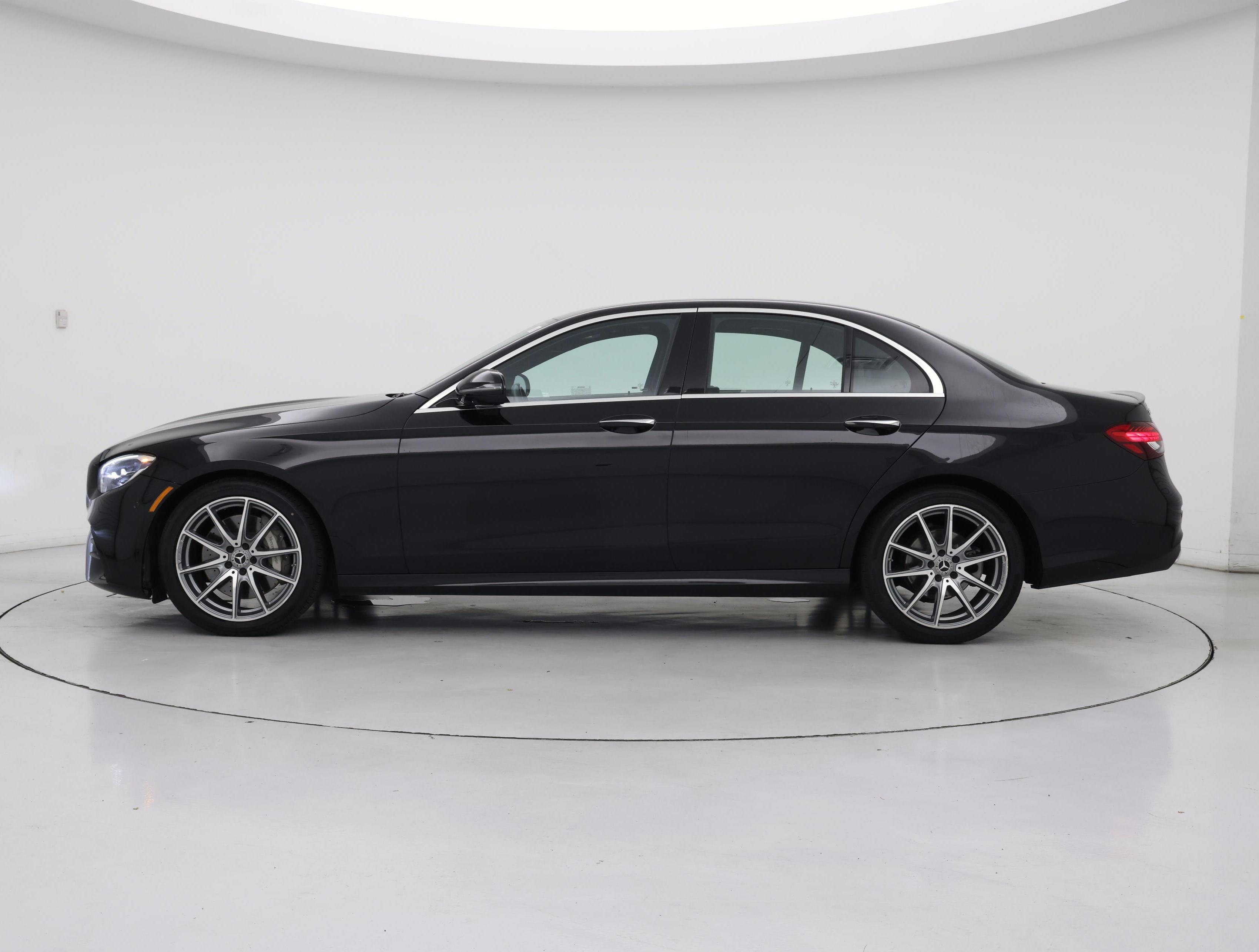 Thumbnail: 2022 Mercedes-Benz E-Class - 3