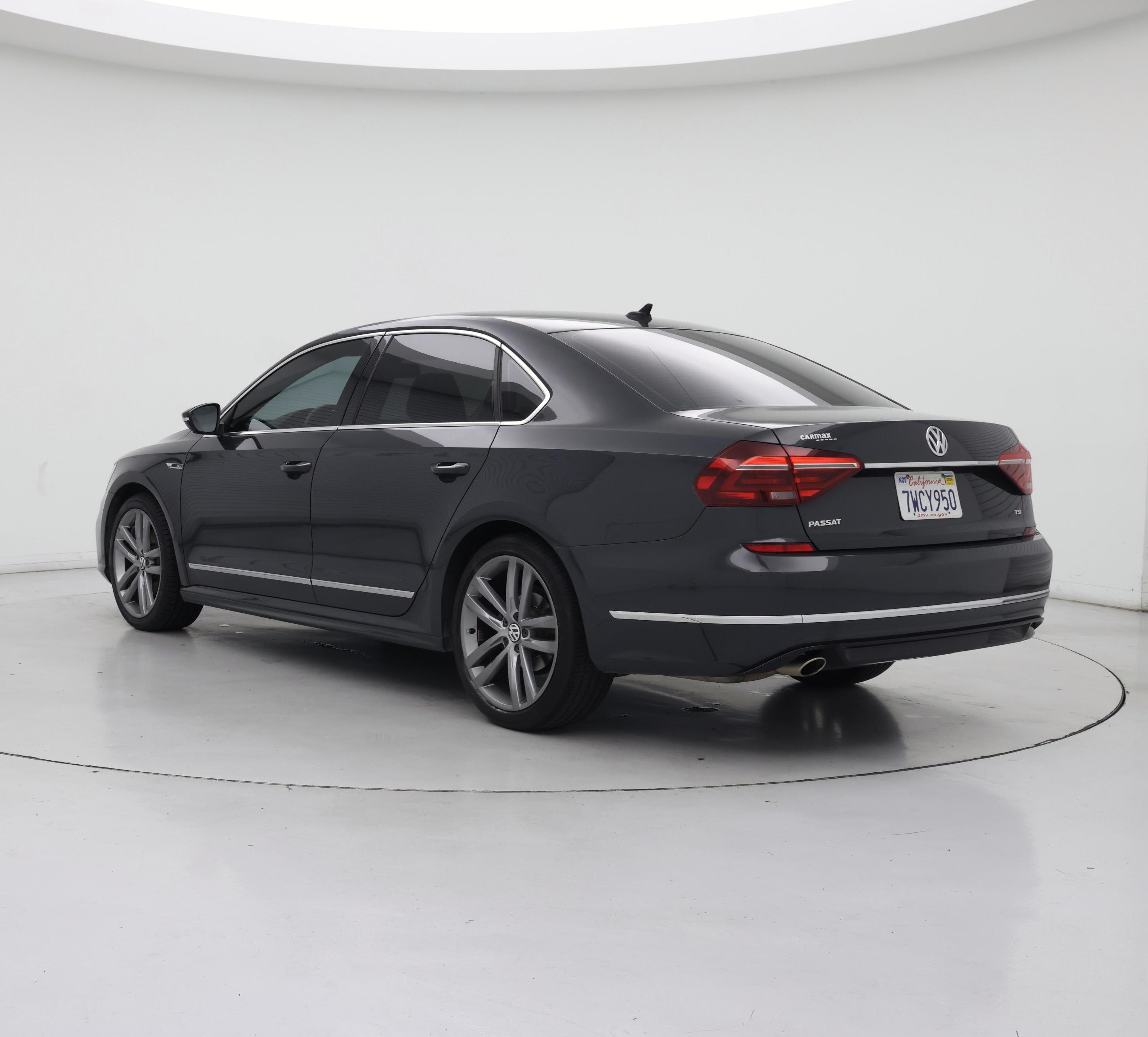 Thumbnail: 2017 Volkswagen Passat - 2
