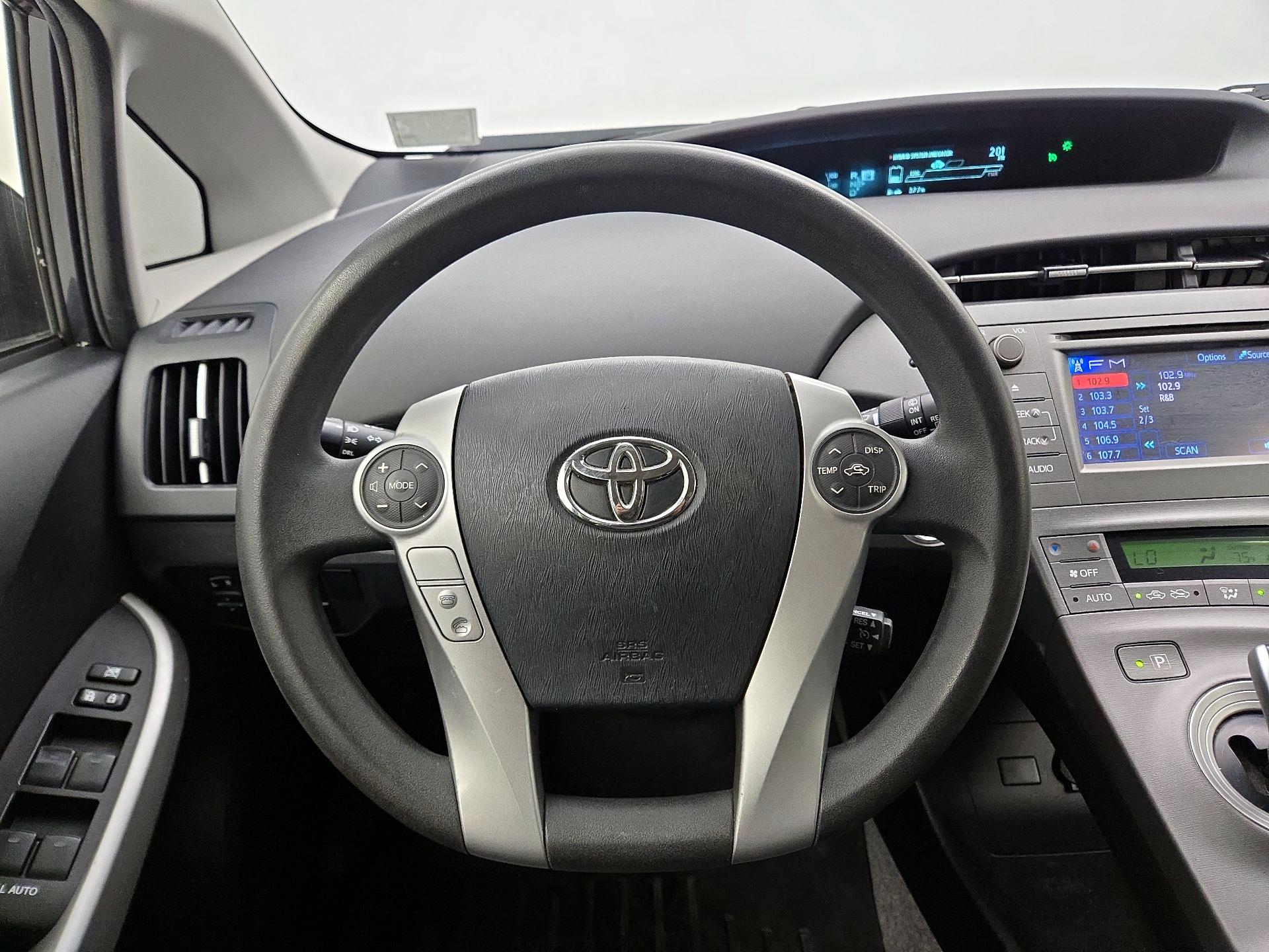 Thumbnail: 2015 Toyota Prius - 10