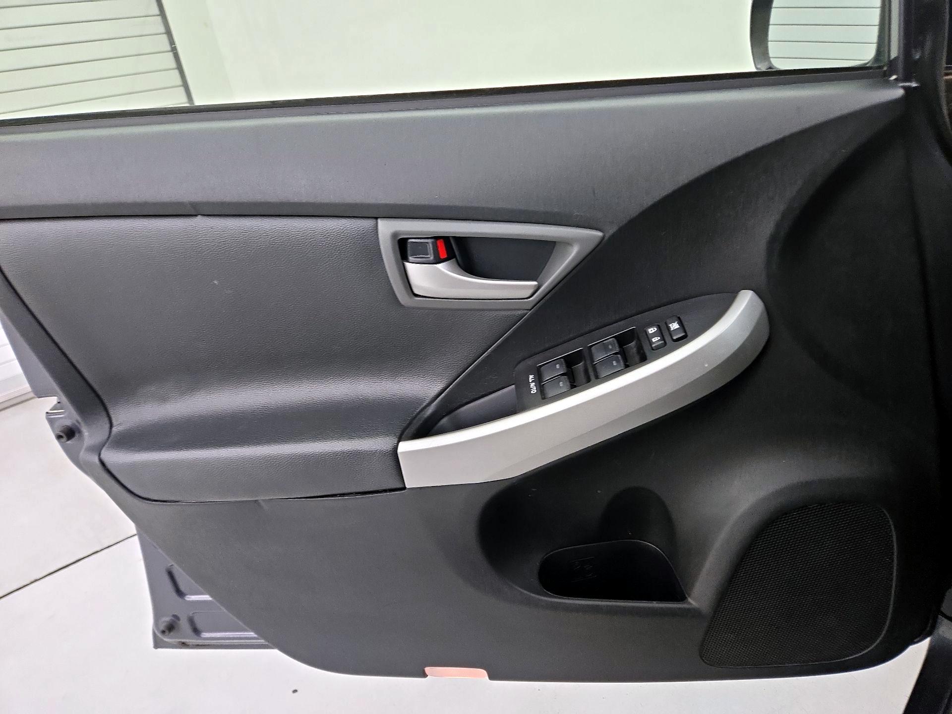 Thumbnail: 2015 Toyota Prius - 12