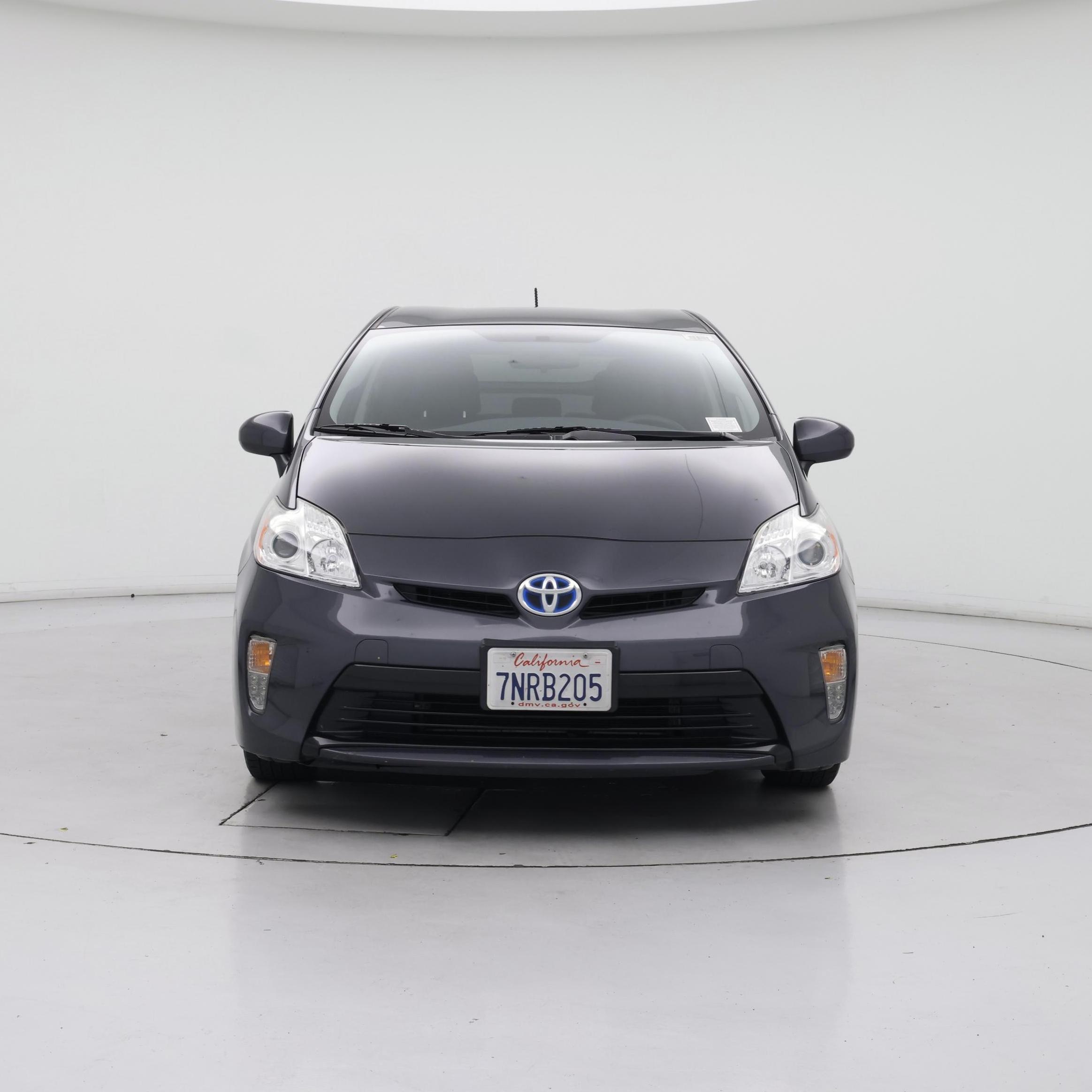 Thumbnail: 2015 Toyota Prius - 5