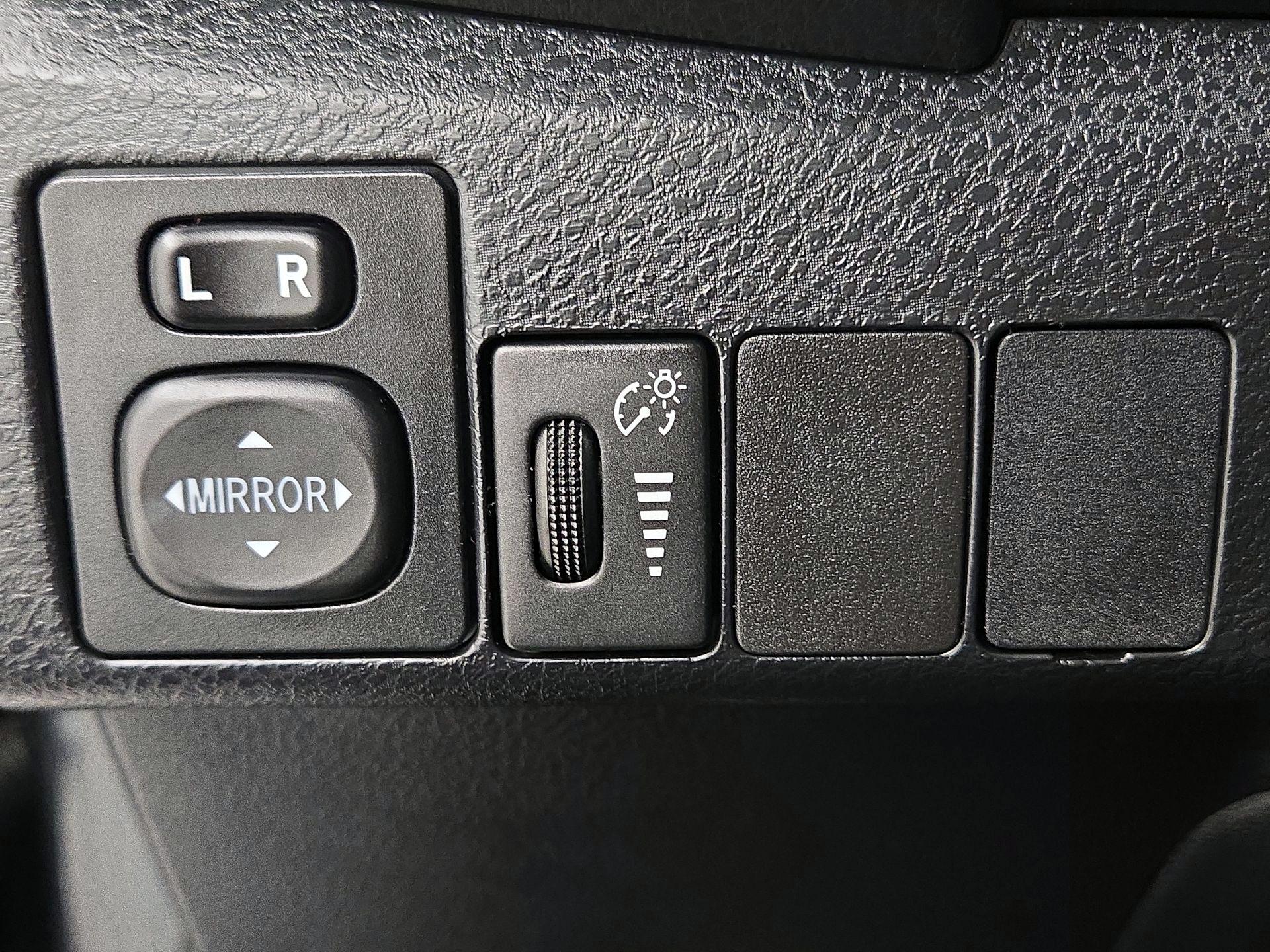 Thumbnail: 2014 Toyota Corolla - 13