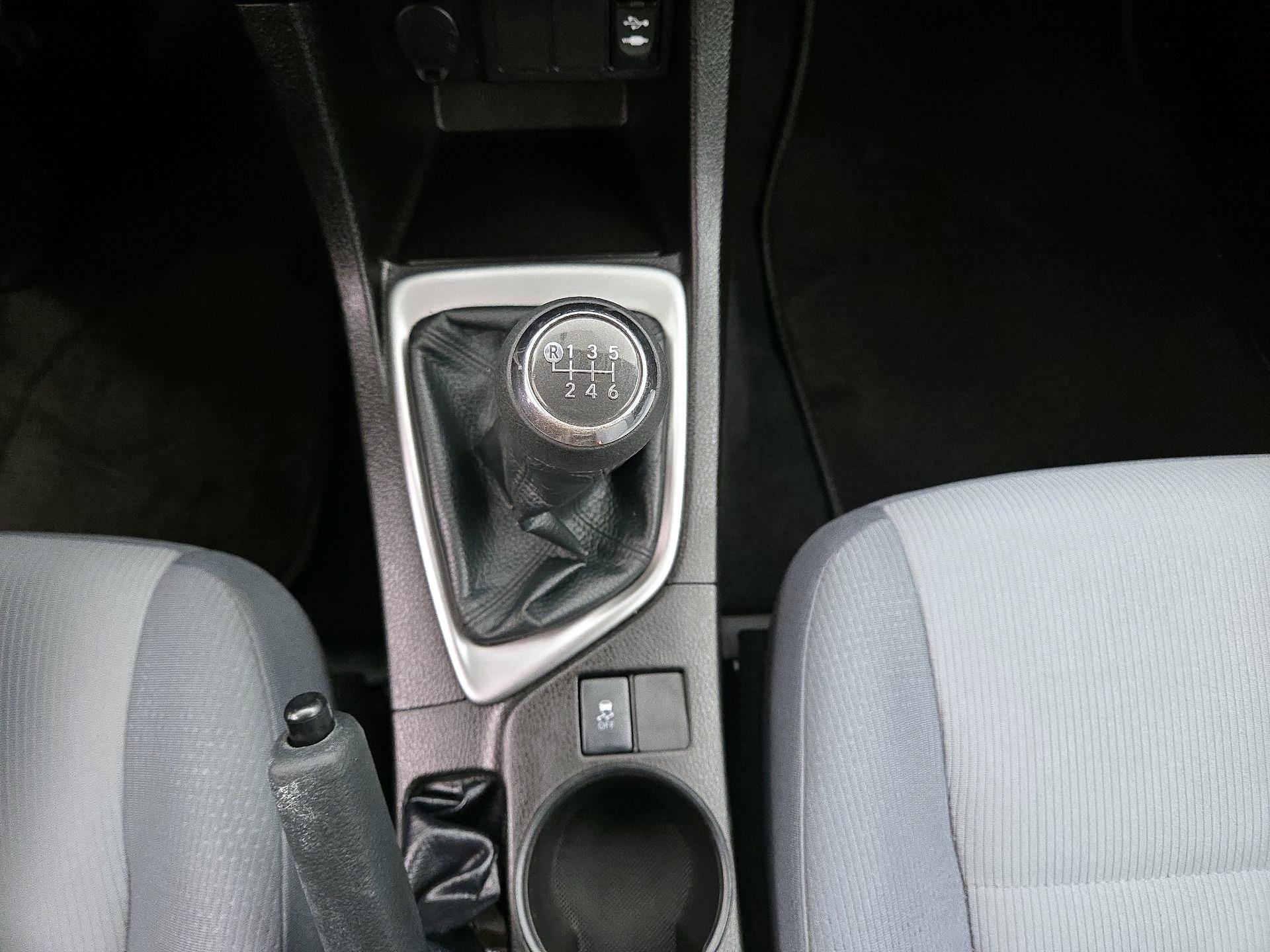 Thumbnail: 2014 Toyota Corolla - 16