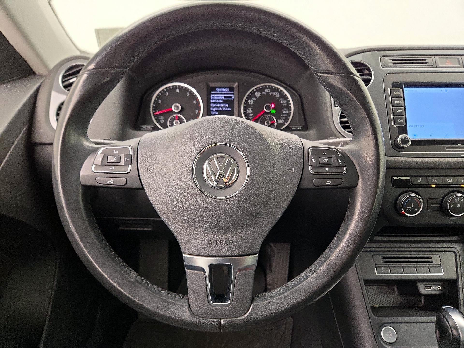 Thumbnail: 2017 Volkswagen Tiguan - 10