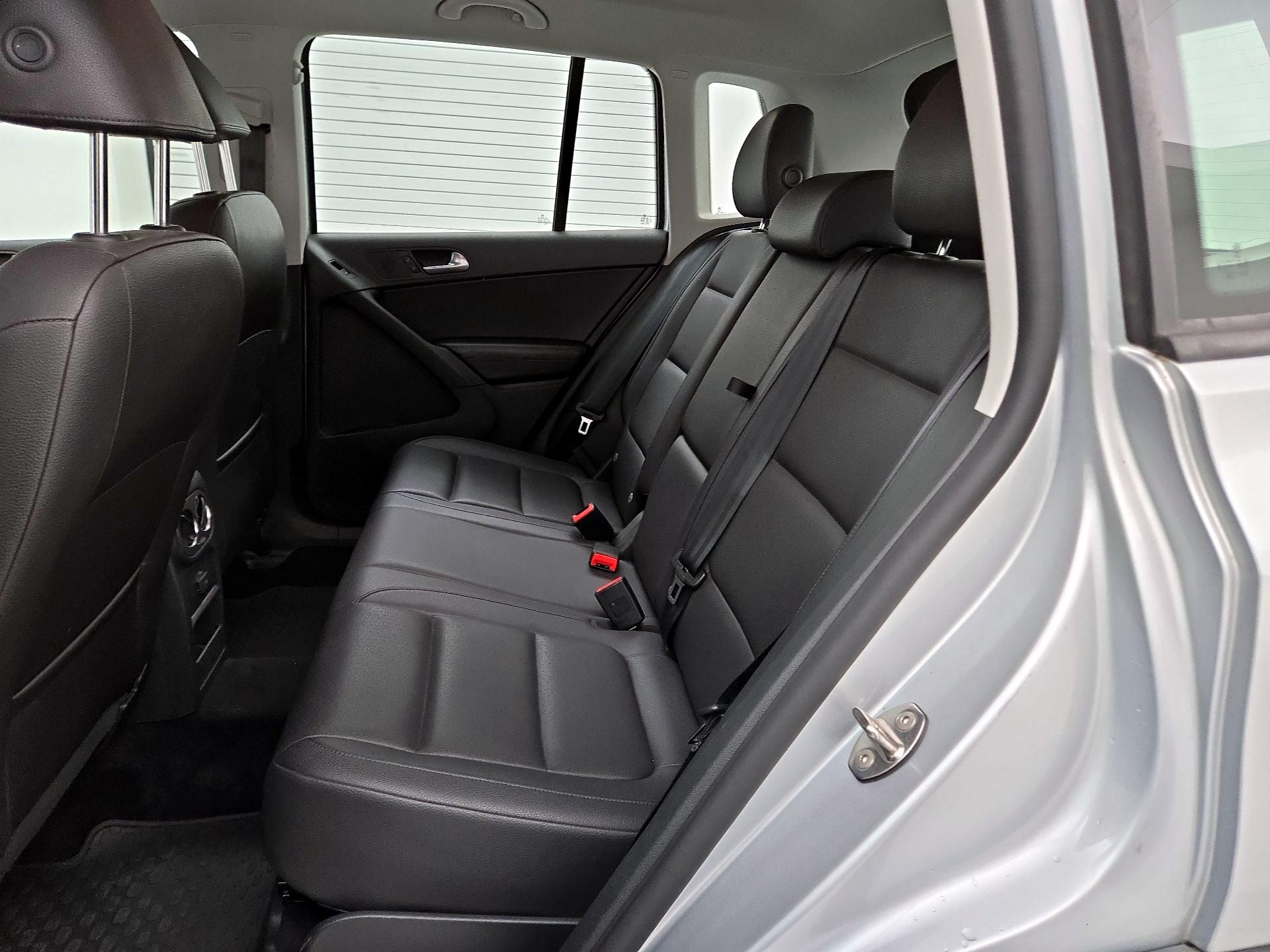 Thumbnail: 2017 Volkswagen Tiguan - 20