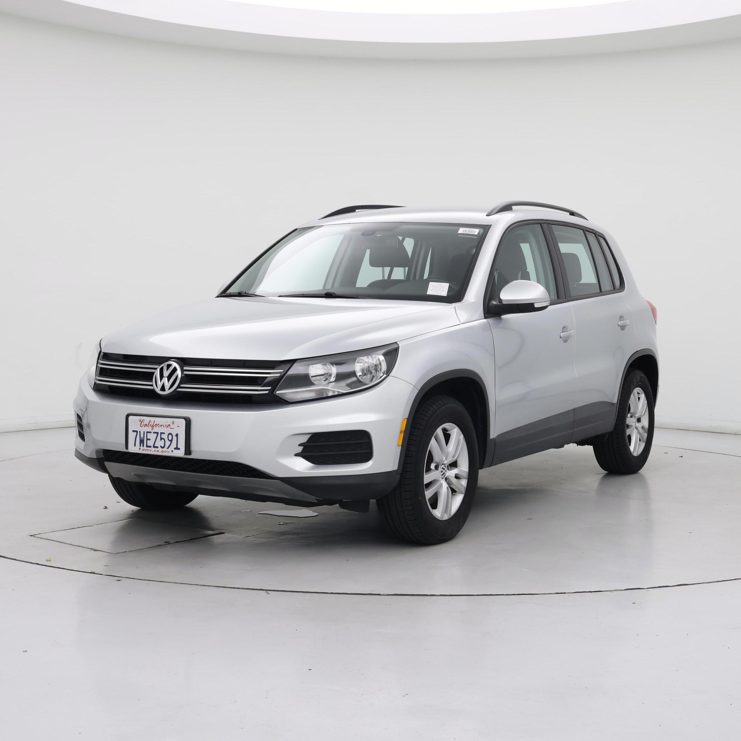 Thumbnail: 2017 Volkswagen Tiguan - 4